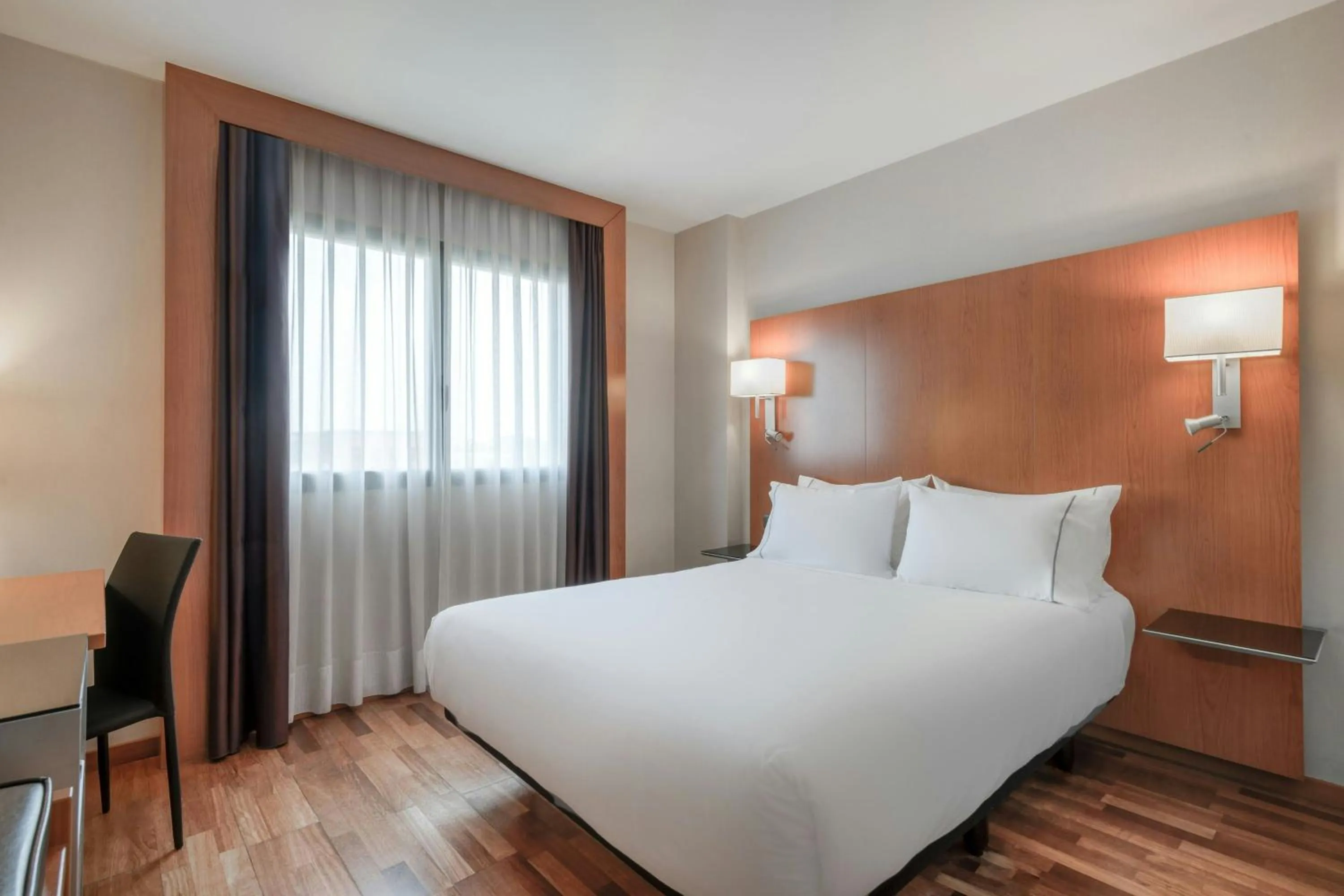 Photo of the whole room, Bed in AC Hotel Sevilla Fórum by Marriott