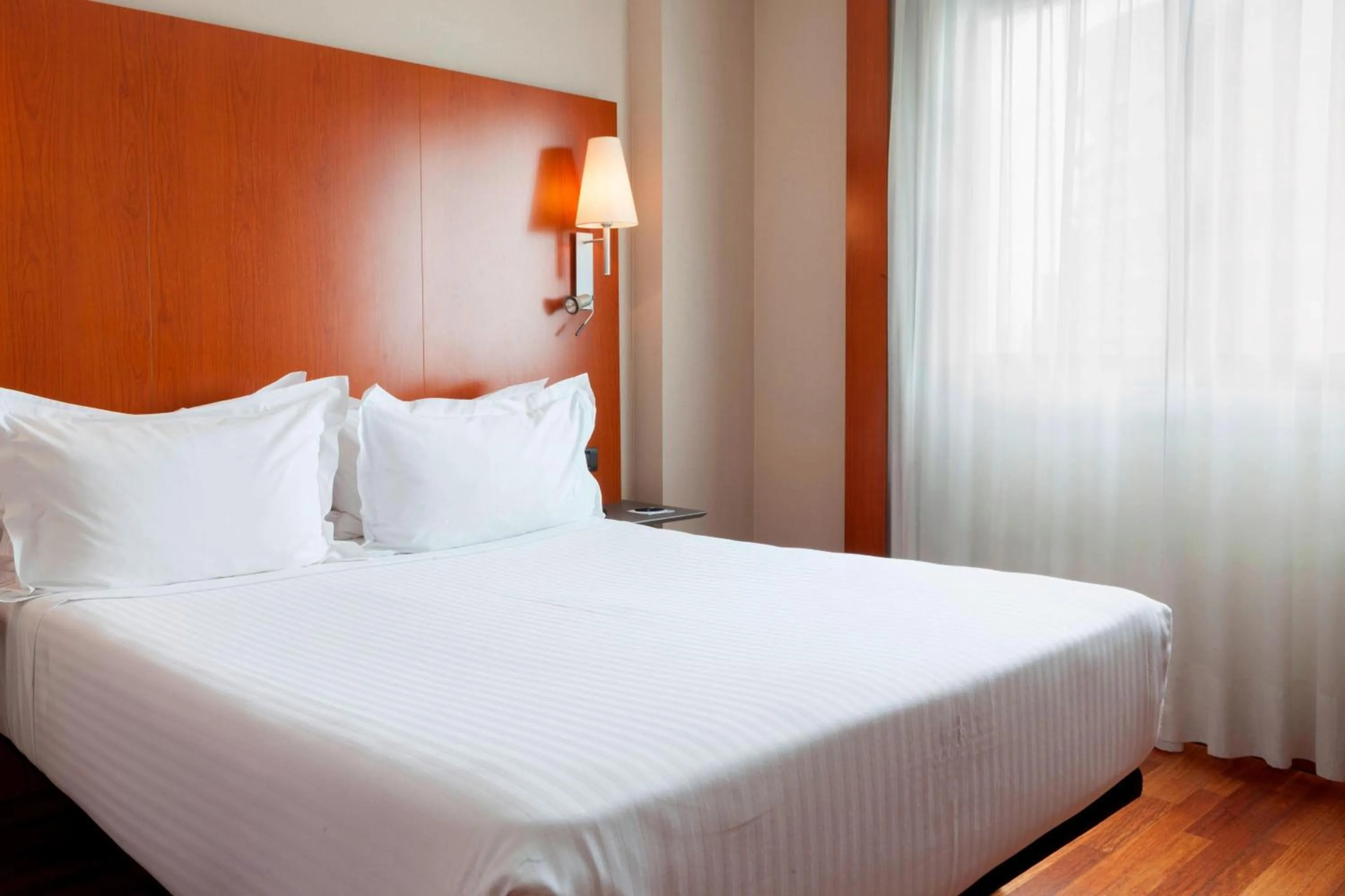 Photo of the whole room, Bed in AC Hotel Sevilla Fórum by Marriott