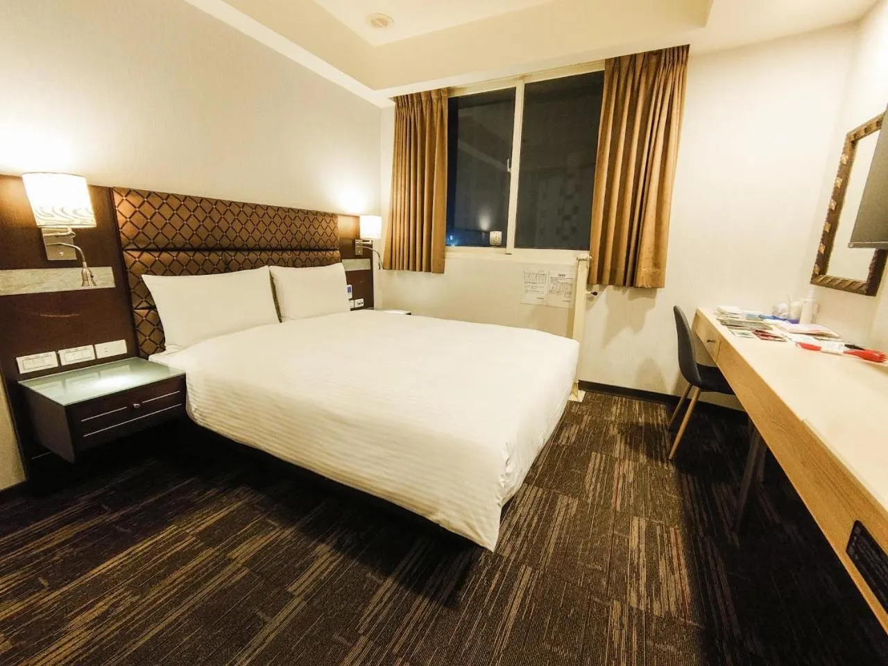 Photo of the whole room, Bed in Hub Hotel Banqiao Branch