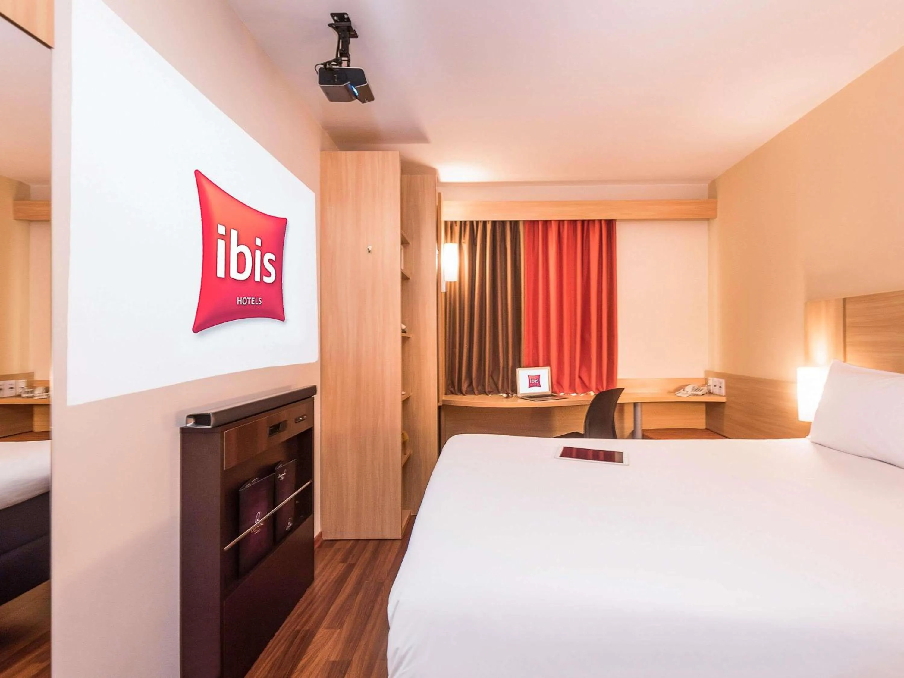 Bedroom, Bed in ibis Santiago Las Condes