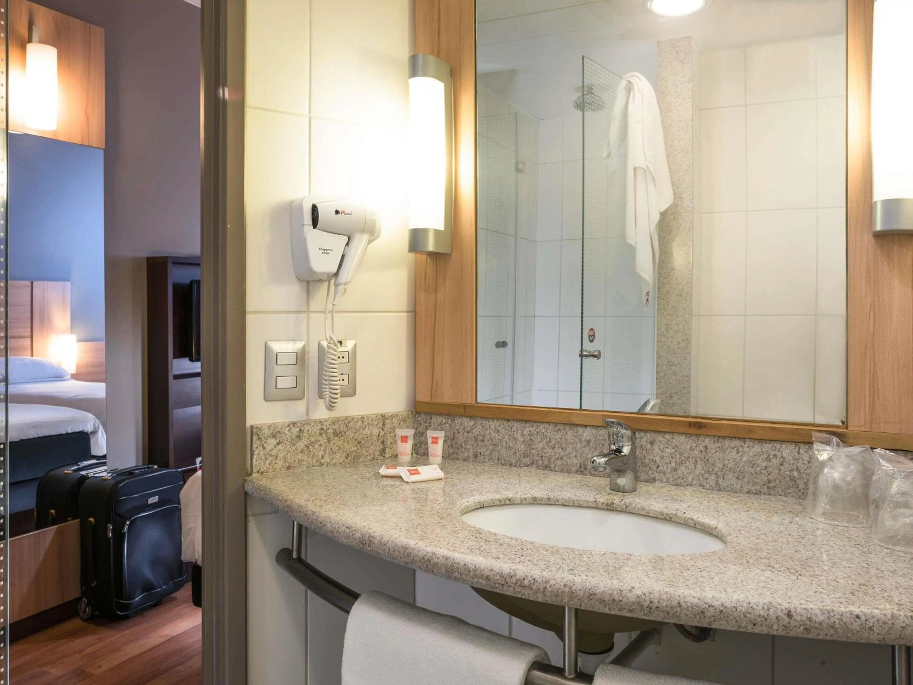 Bedroom in ibis Santiago Las Condes