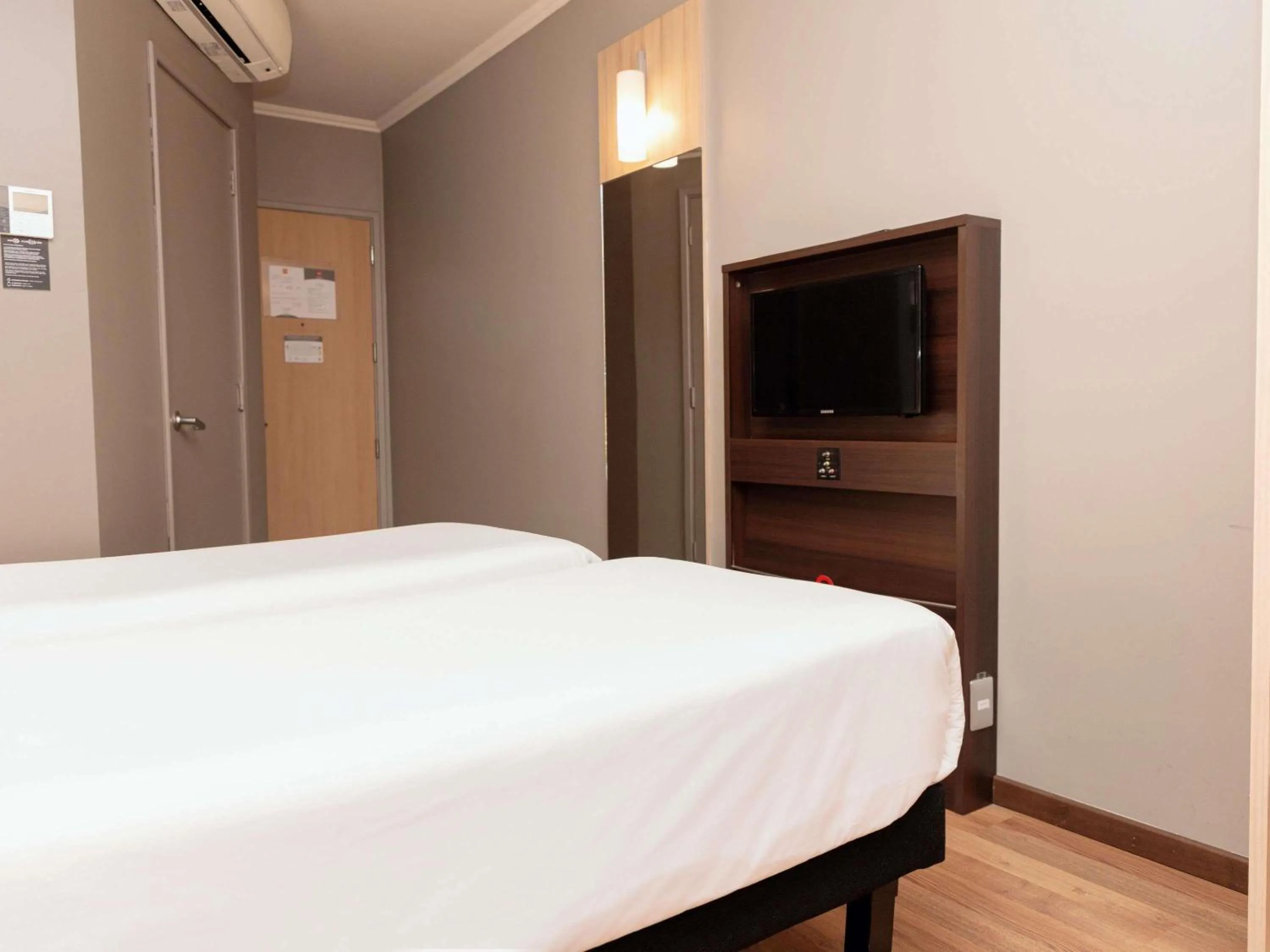 Bedroom, Bed in ibis Santiago Las Condes