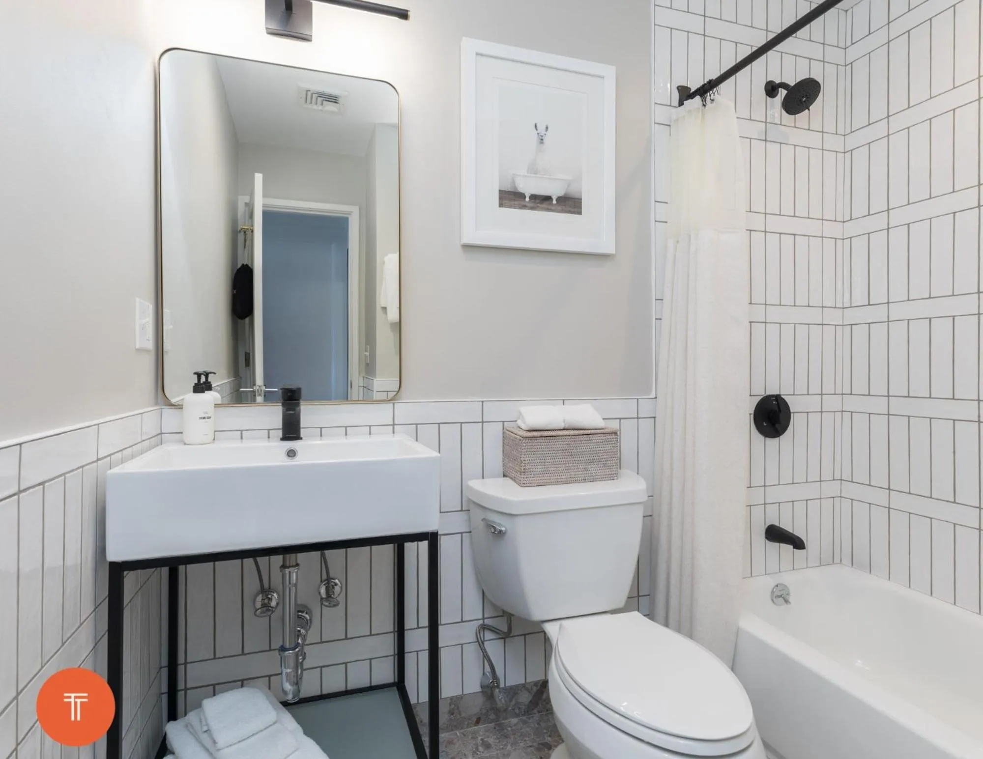 Bathroom in 304 Newbury Street by Thatch