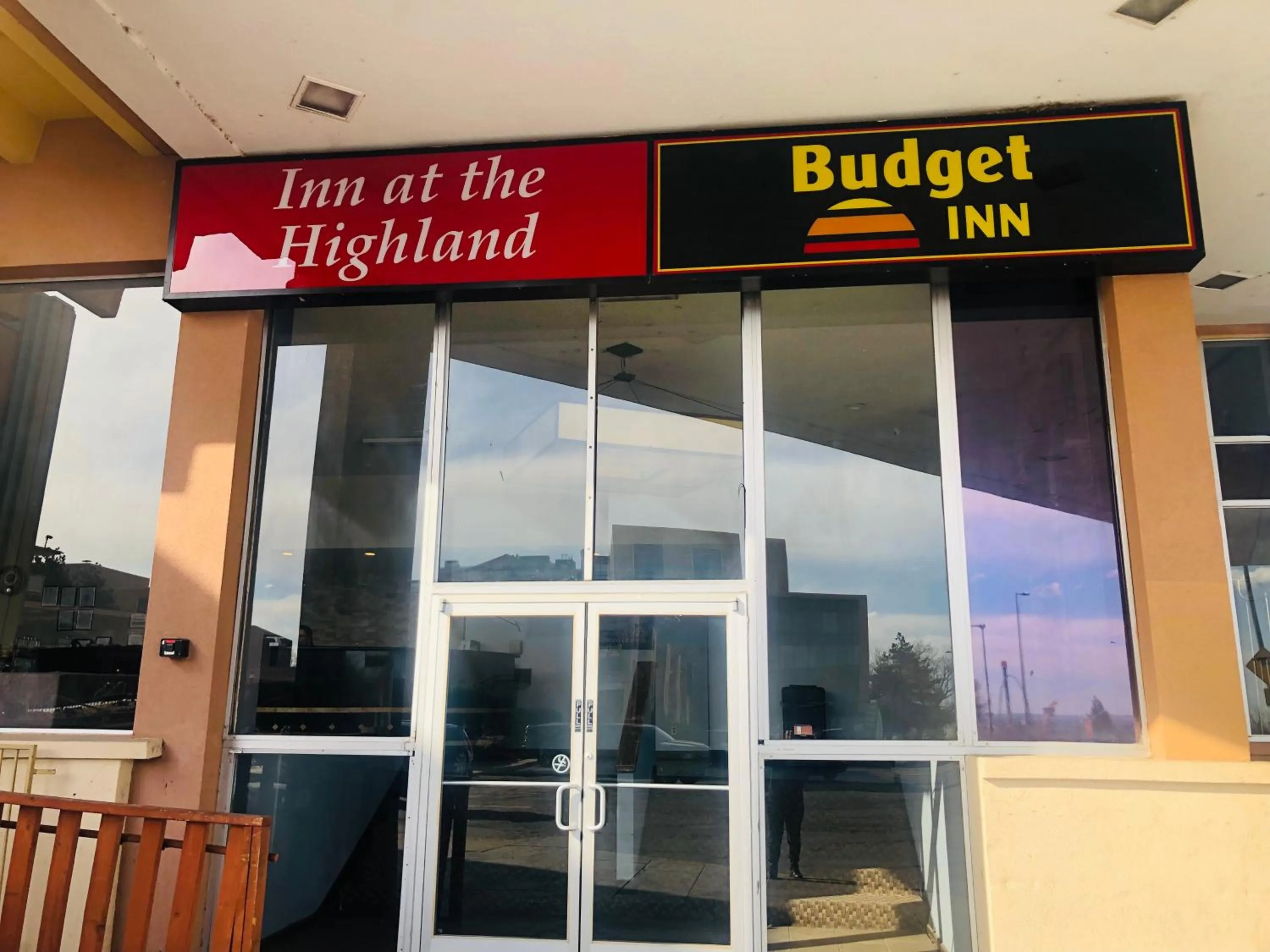 Facade/entrance in Inn at the Highland Denver Downtown