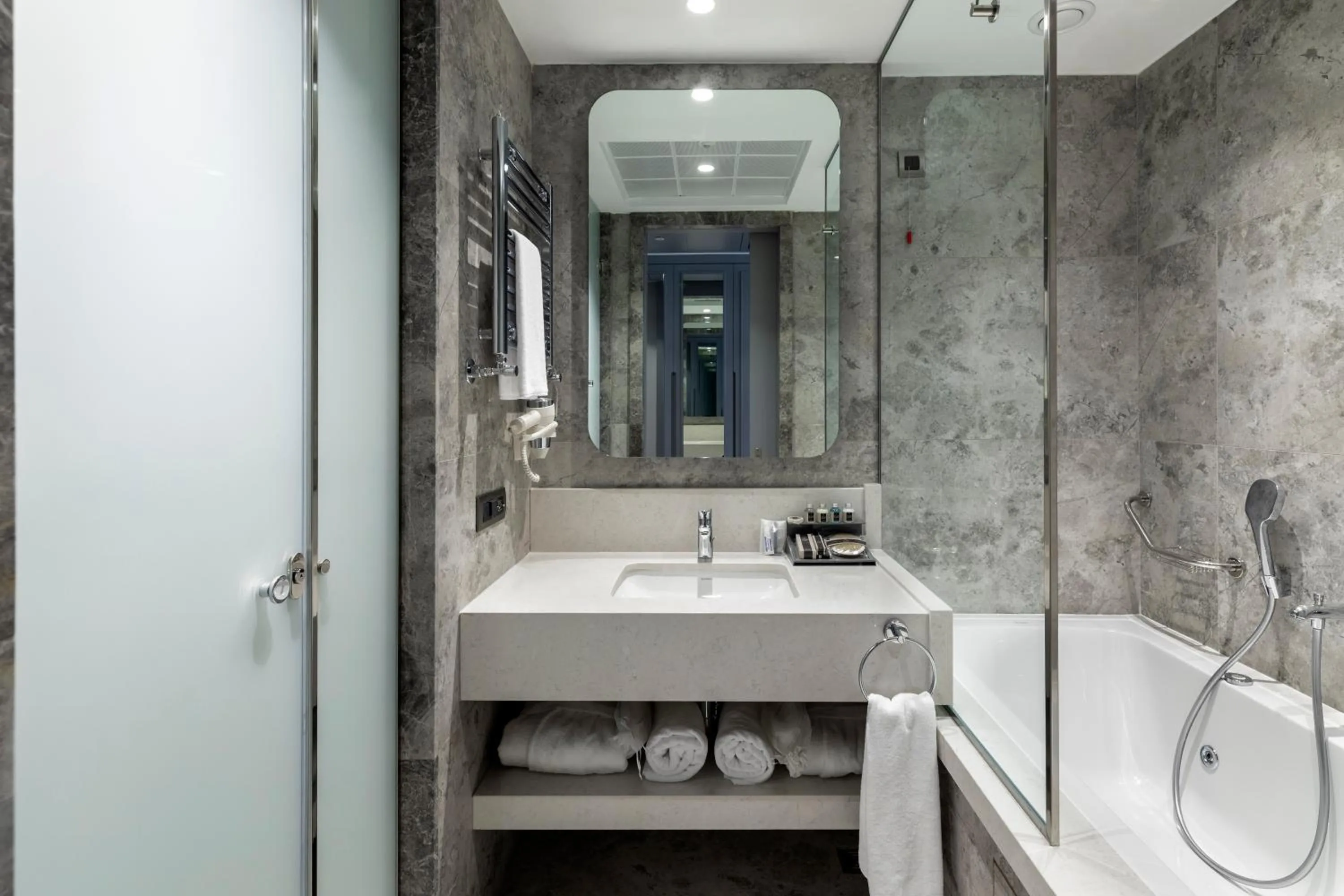 Shower in Wish More Hotel Şişli