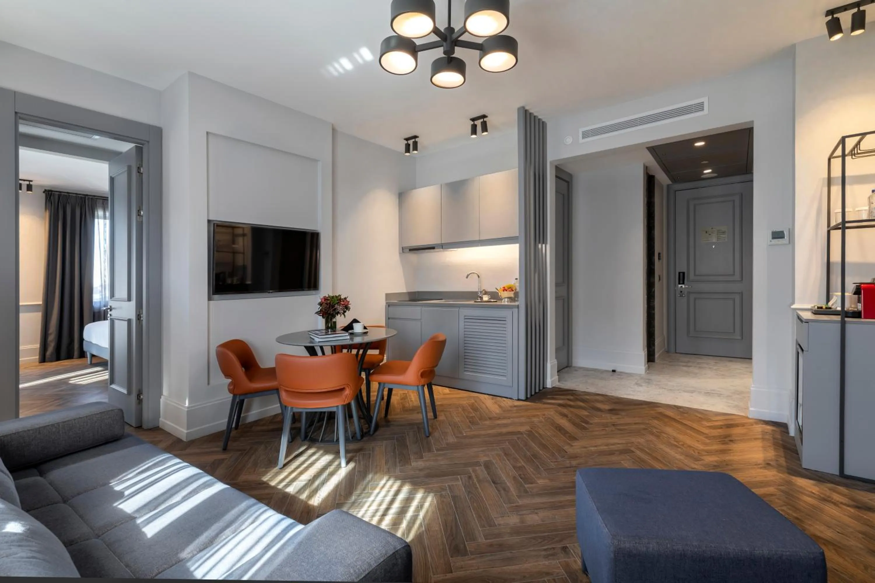 TV and multimedia in Wish More Hotel Şişli