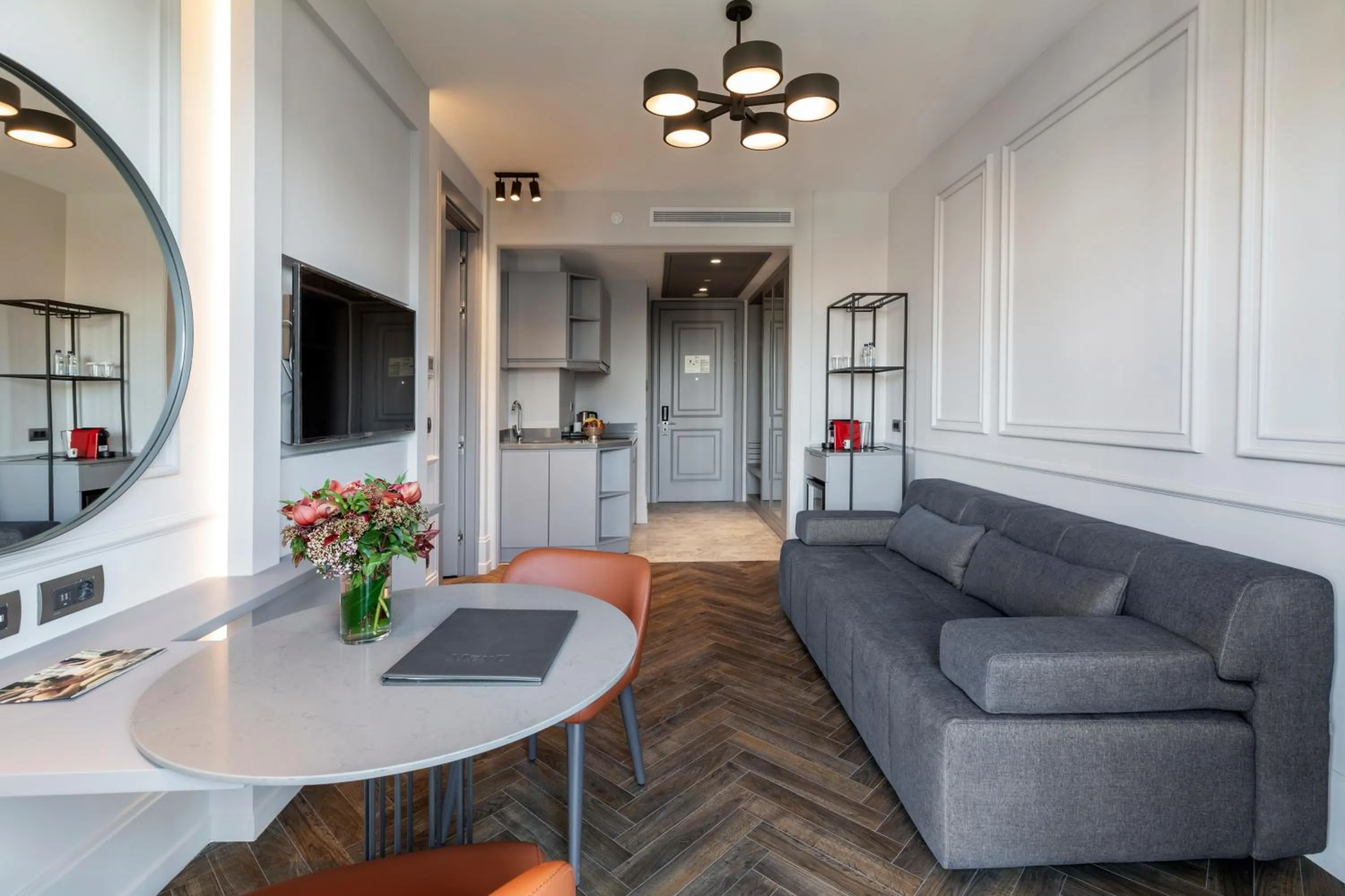 TV and multimedia in Wish More Hotel Şişli