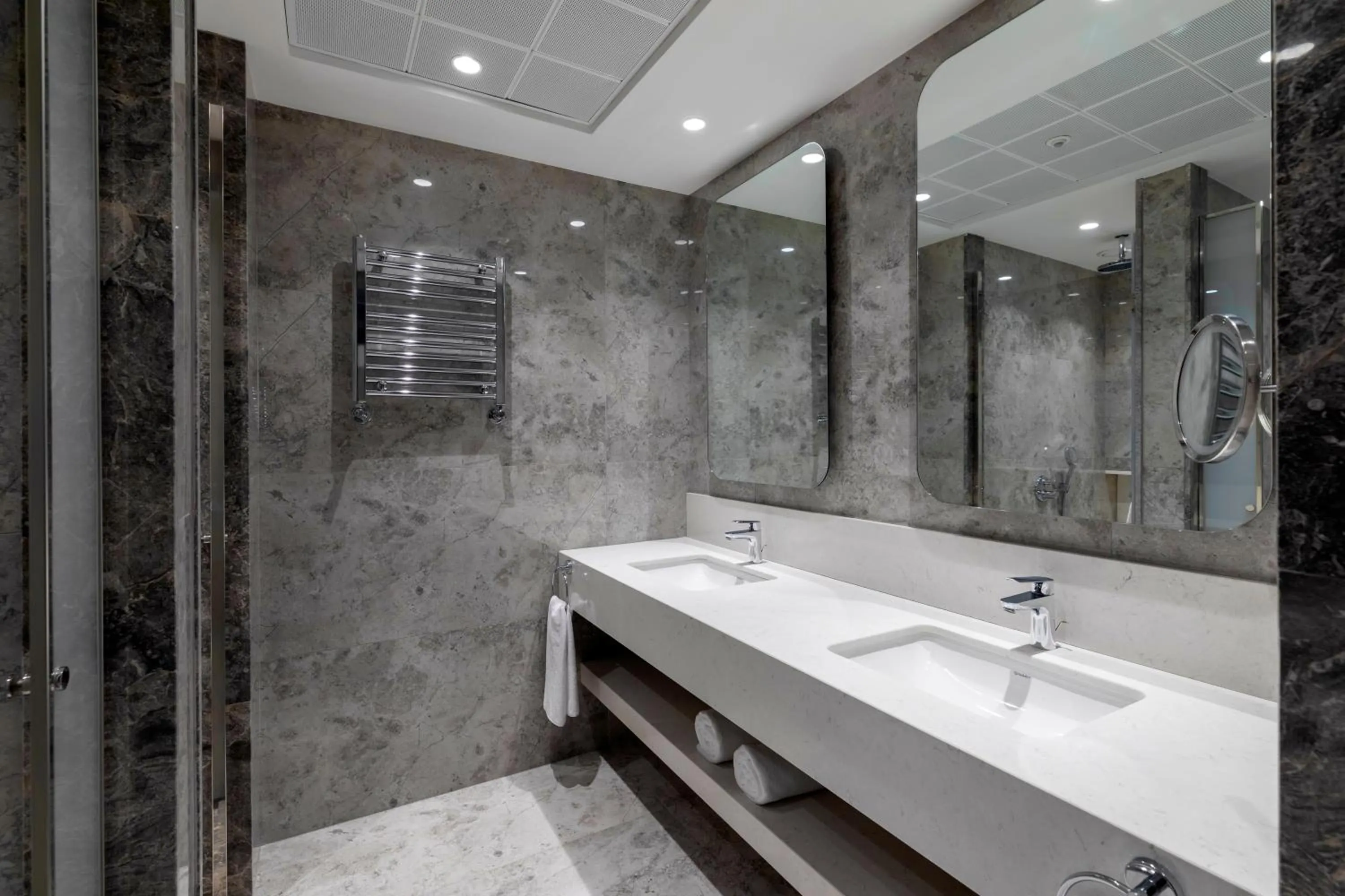 Shower in Wish More Hotel Şişli