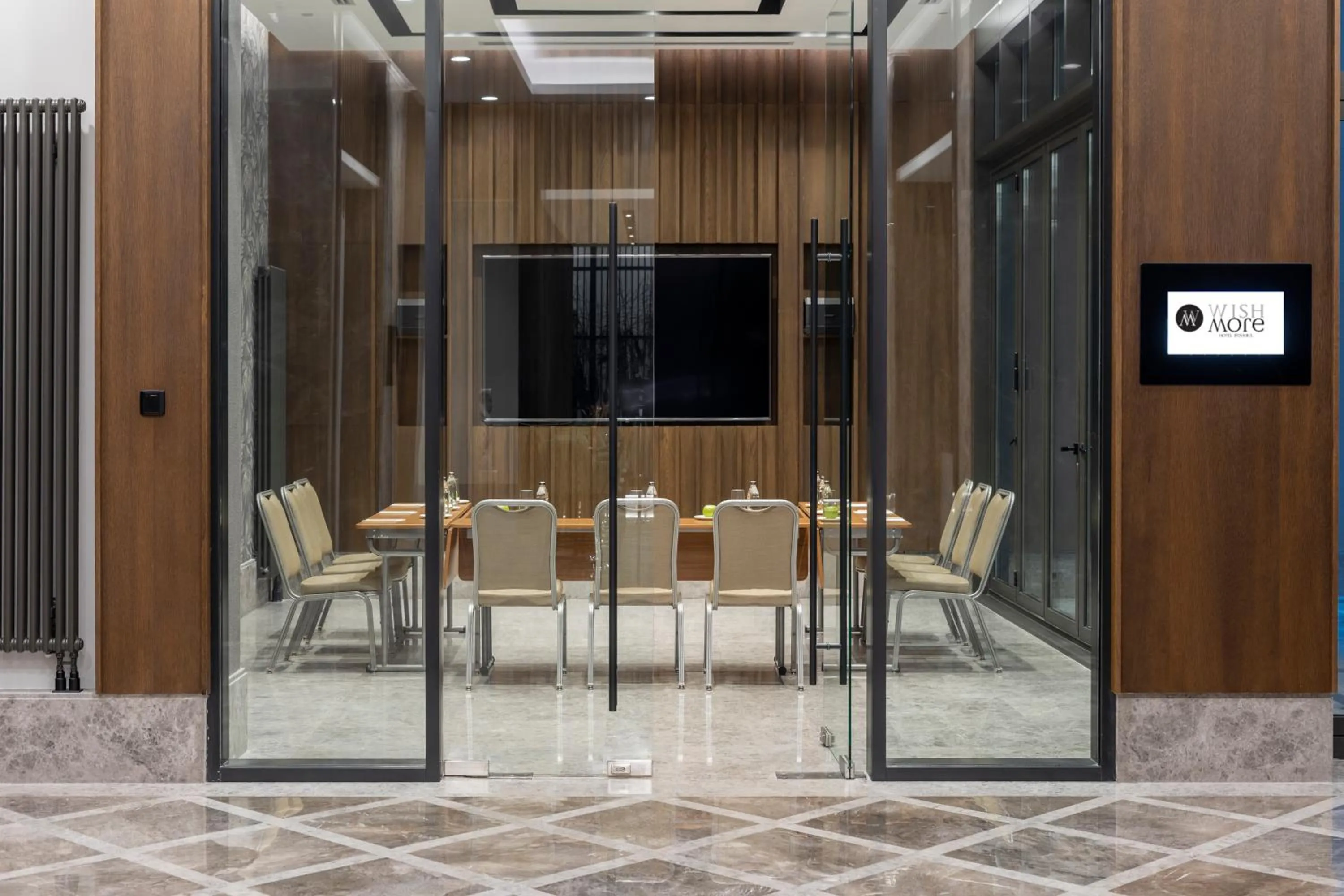 TV and multimedia in Wish More Hotel Şişli