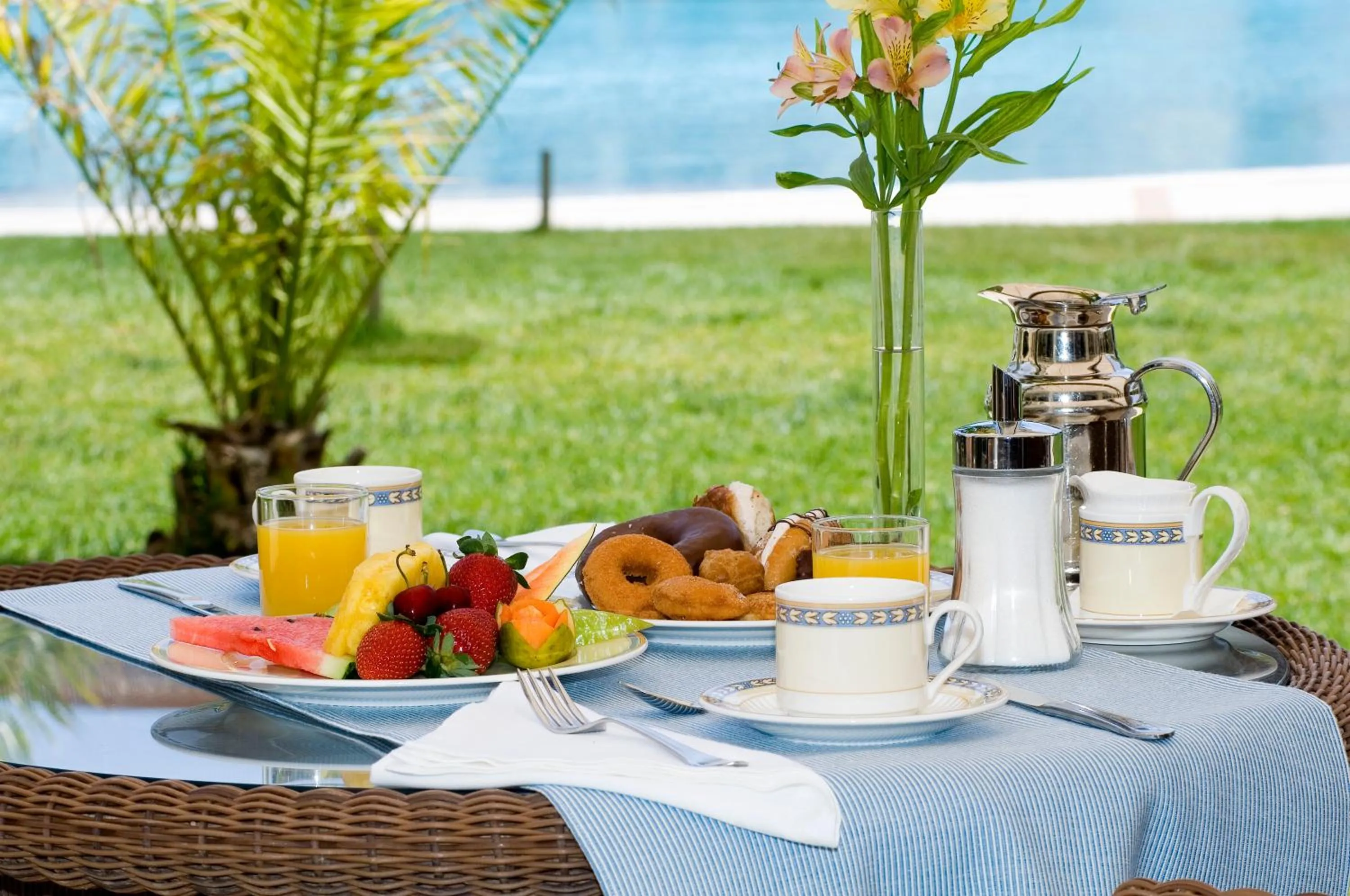 Food and drinks in Grupotel Playa de Palma Suites & Spa