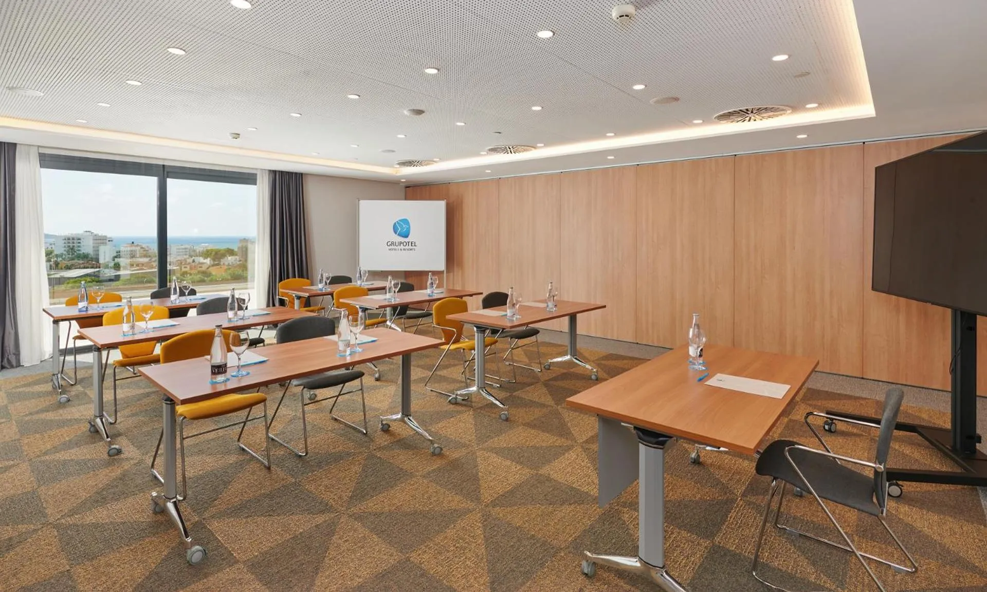 Meeting/conference room in Grupotel Playa de Palma Suites & Spa