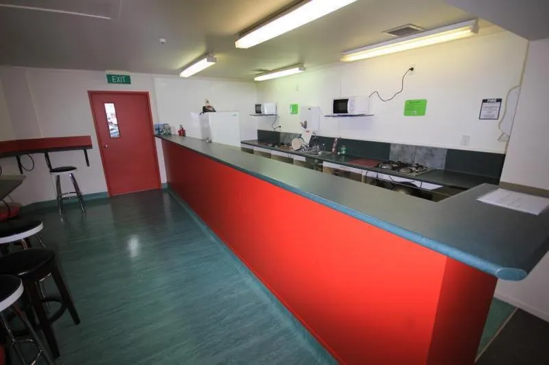 Kitchen or kitchenette in Rotorua Downtown Backpackers