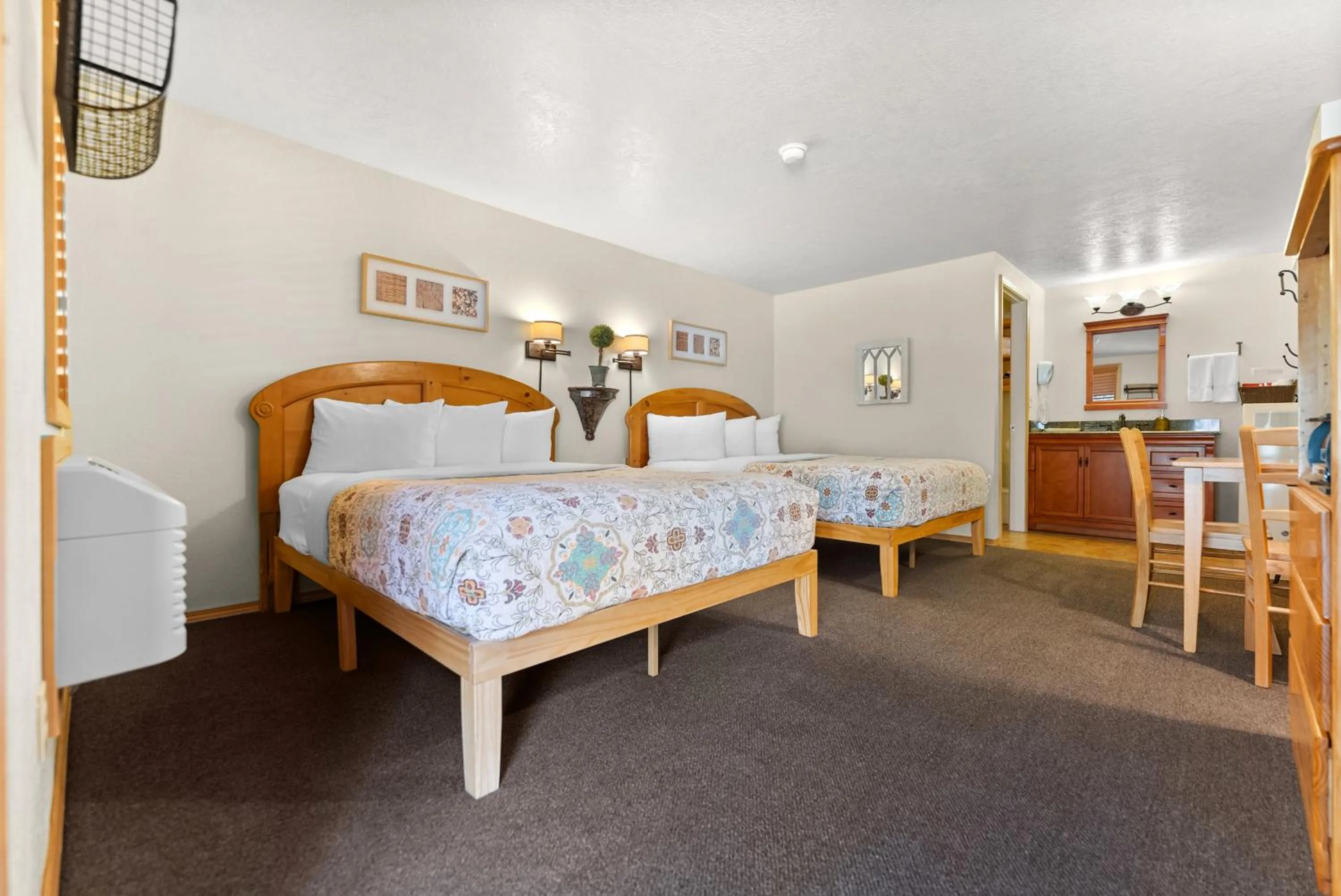 Bed in Mt Gardner Inn