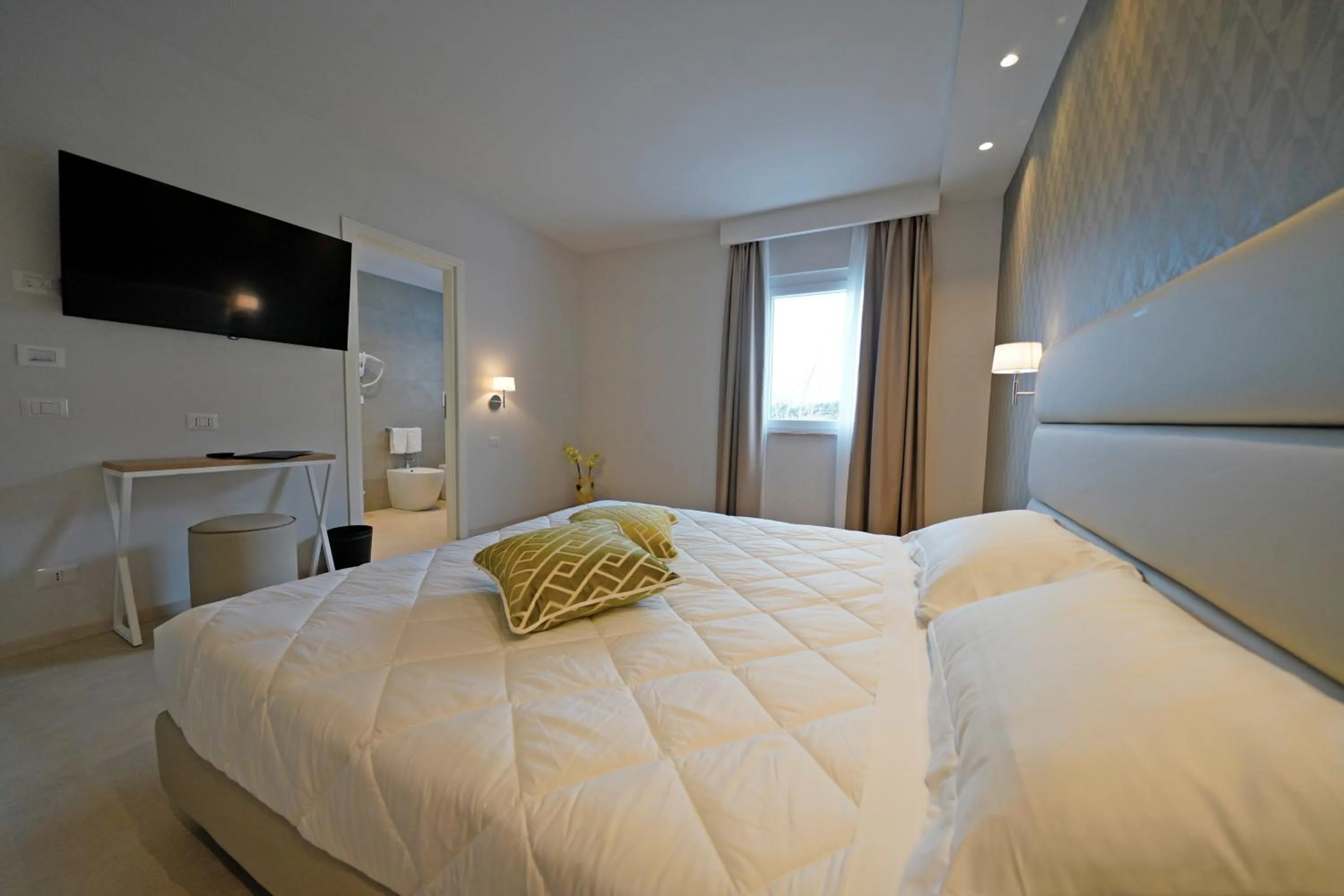 TV and multimedia, Bed in Hotel Valle del Fiora