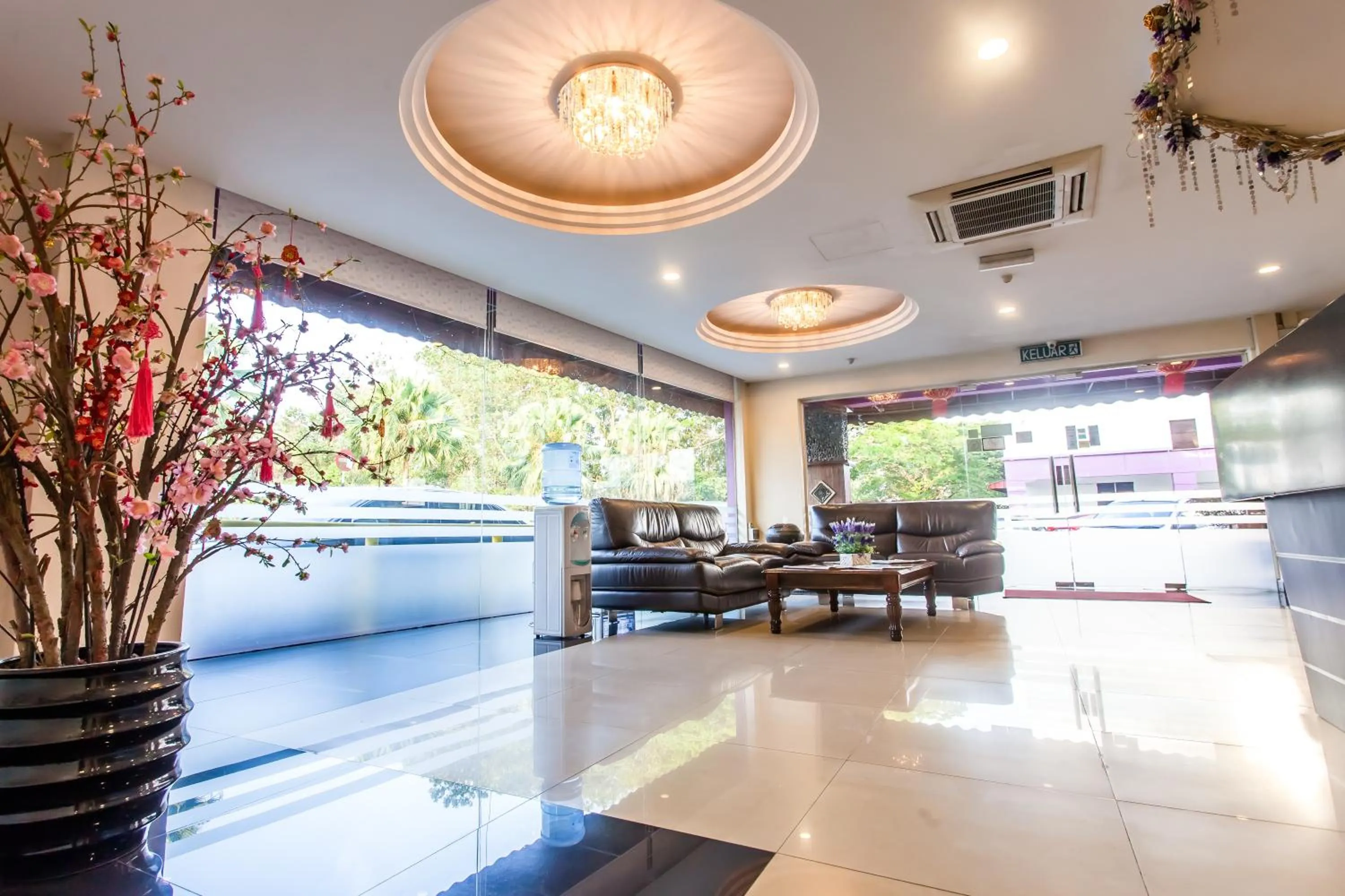 Lobby or reception in Lavender Inn Nusa Bestari