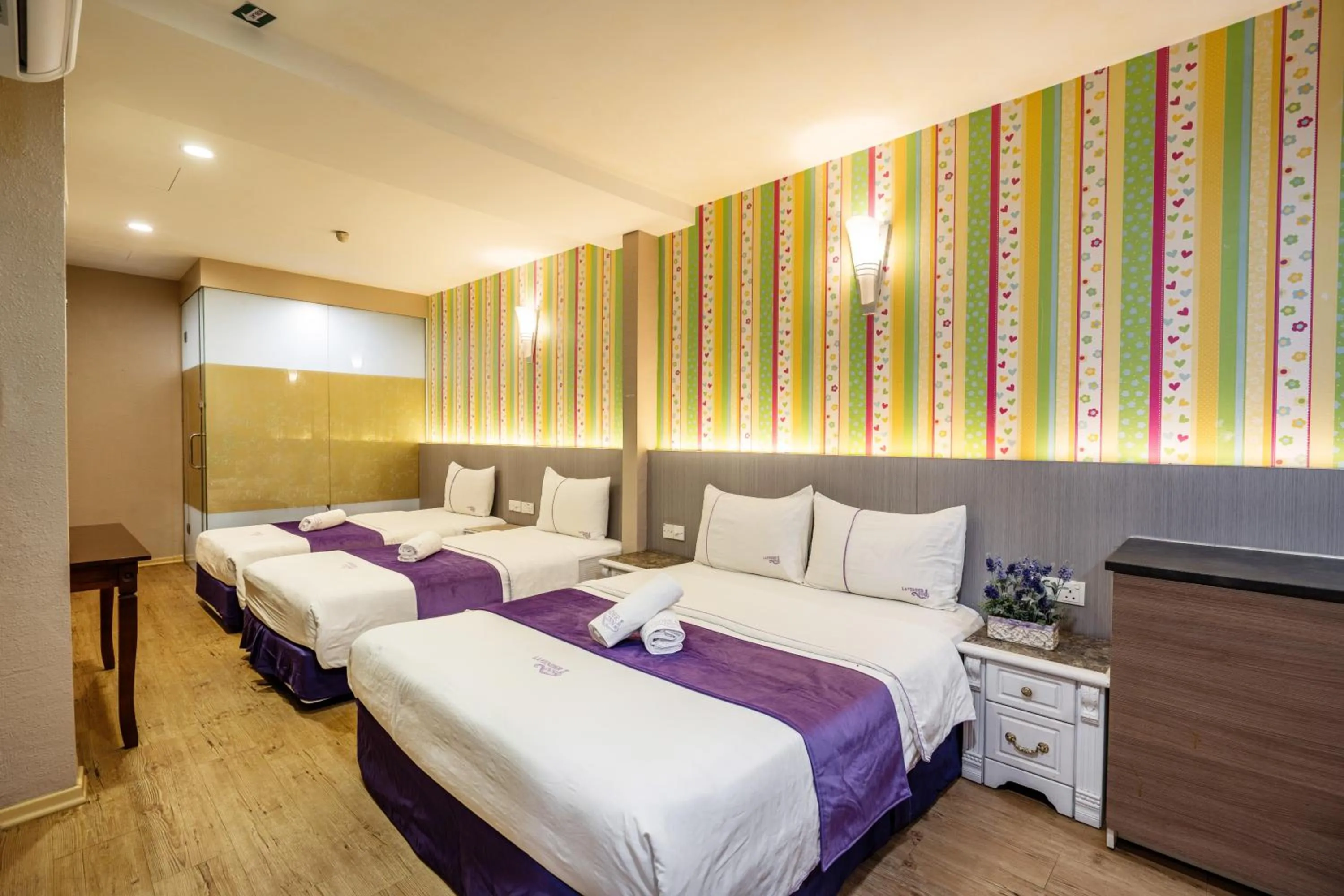 Bedroom, Bed in Lavender Inn Nusa Bestari