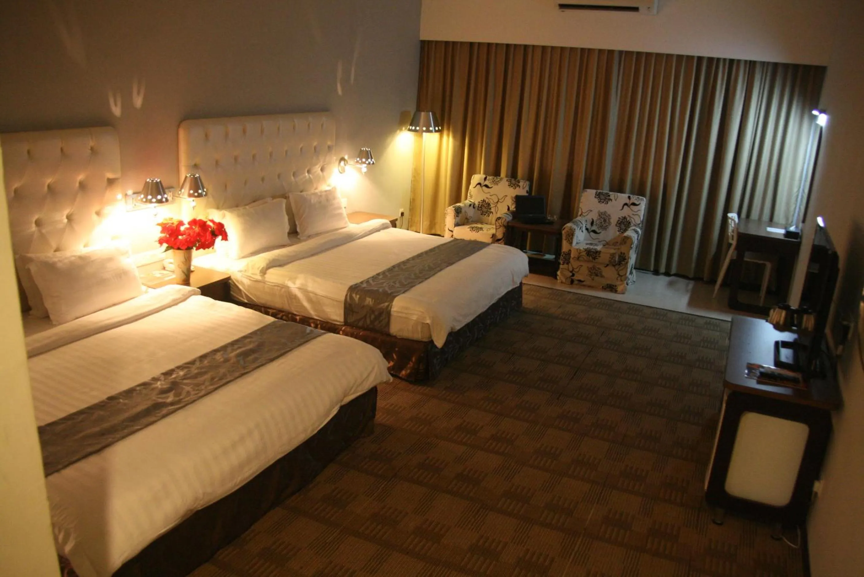 Photo of the whole room, Bed in Ritz Garden Hotel Manjung