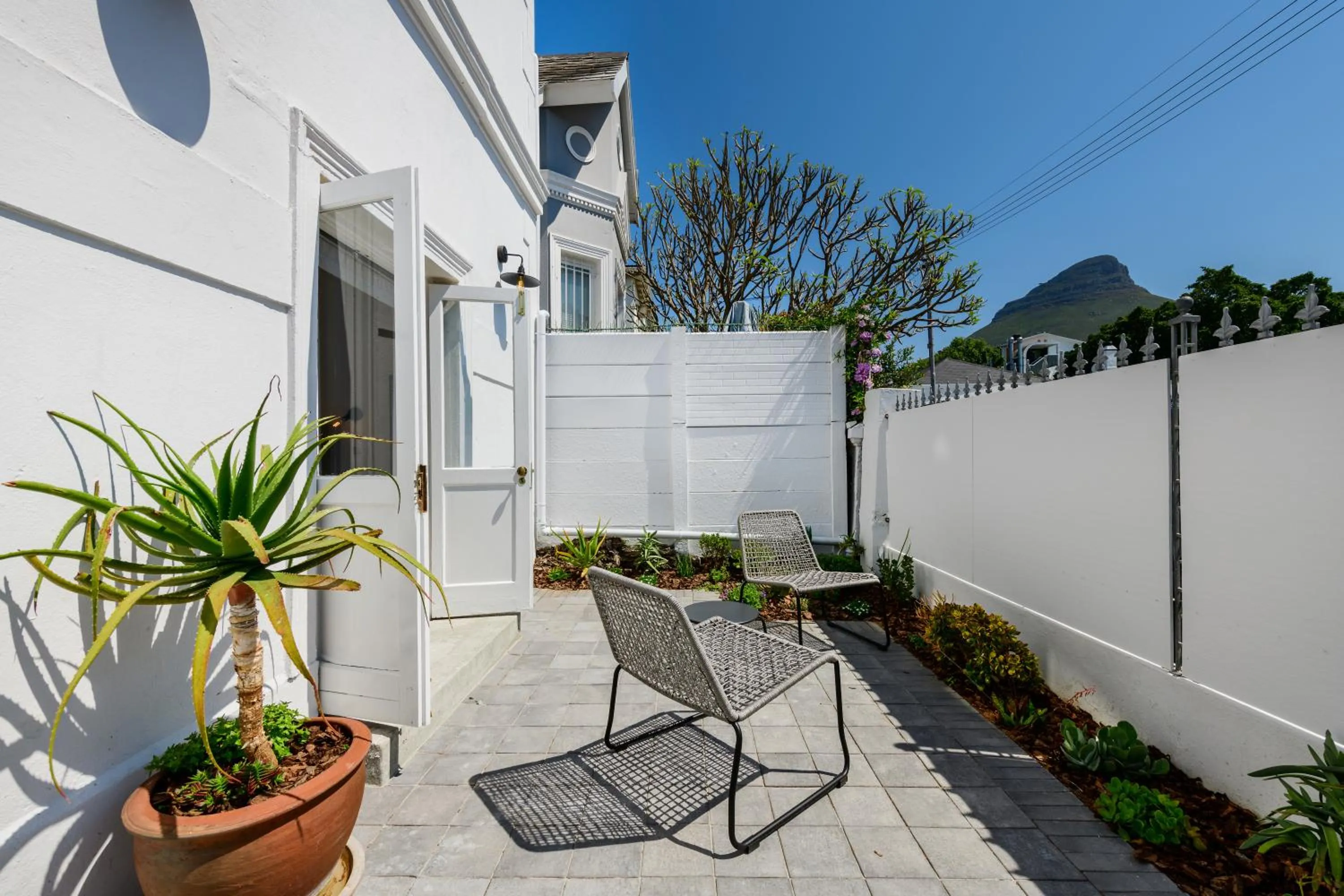 Garden in iGadi House Boutique Hotel