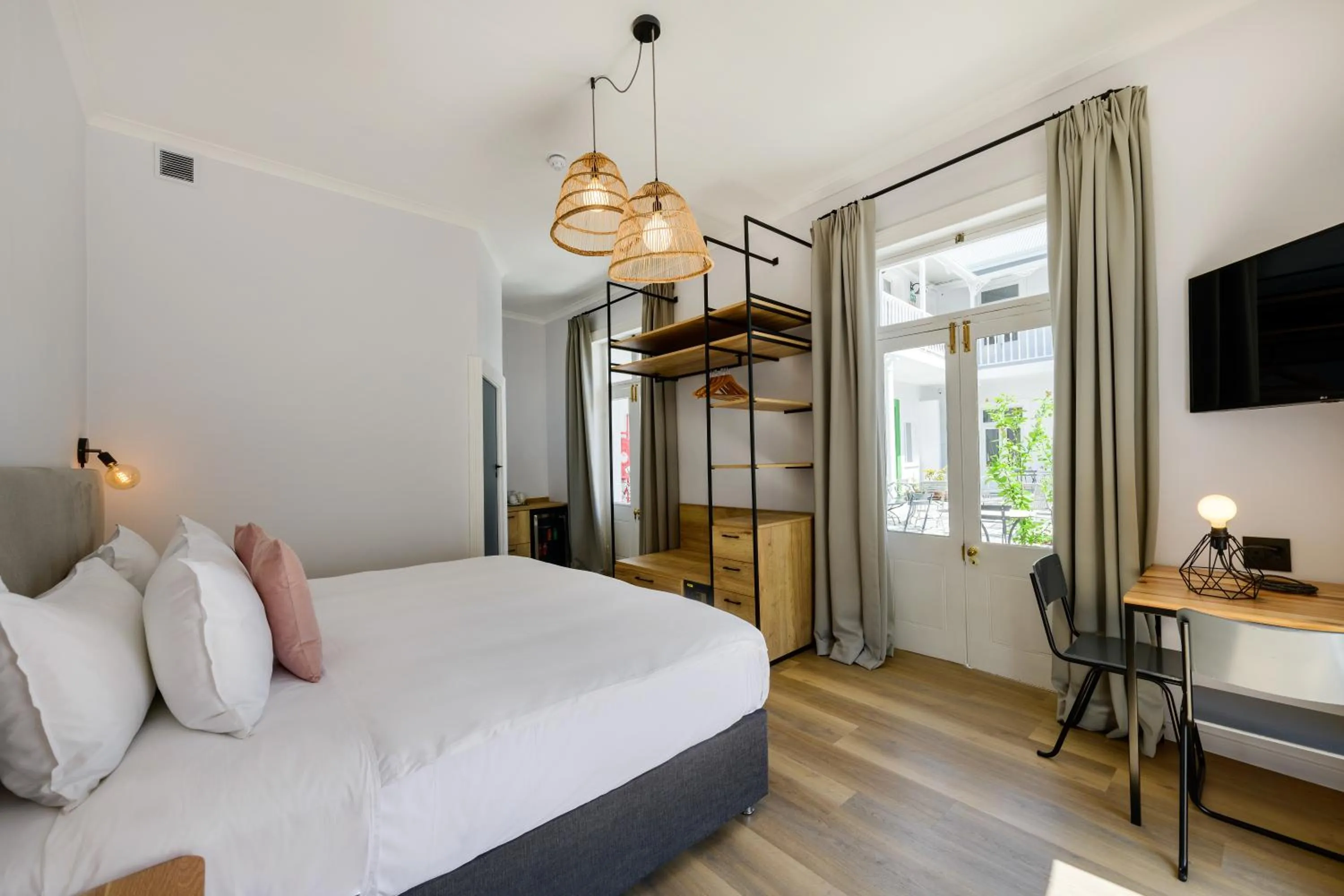 TV and multimedia, Bed in iGadi House Boutique Hotel