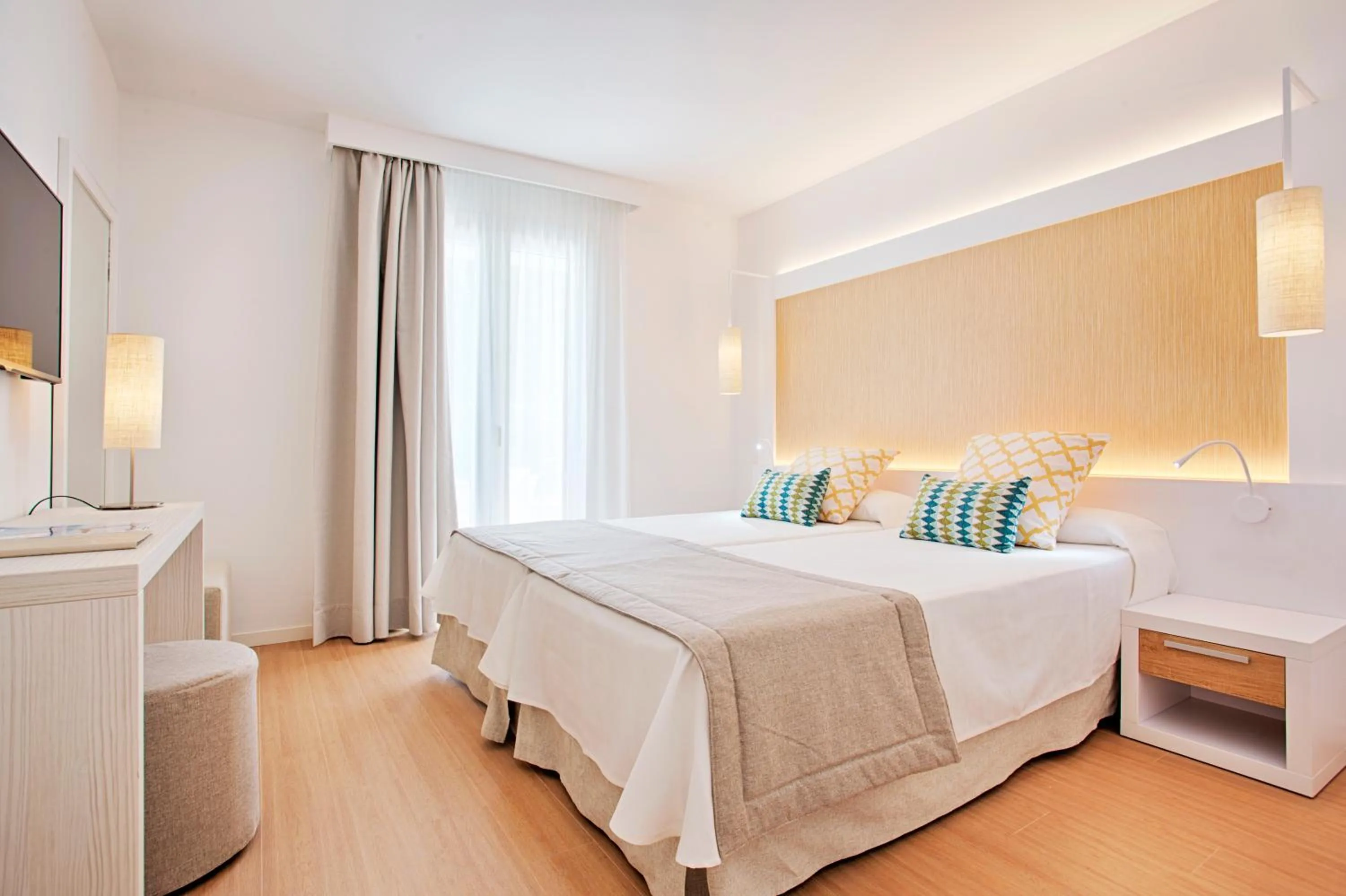 Bedroom, Bed in Grupotel Aldea Cala'n Bosch