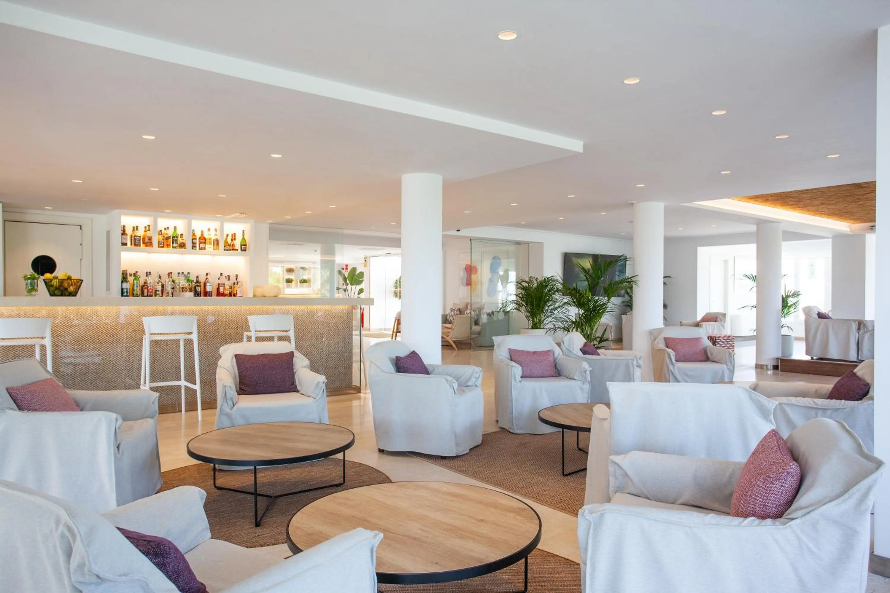 Lounge or bar in Grupotel Aldea Cala'n Bosch
