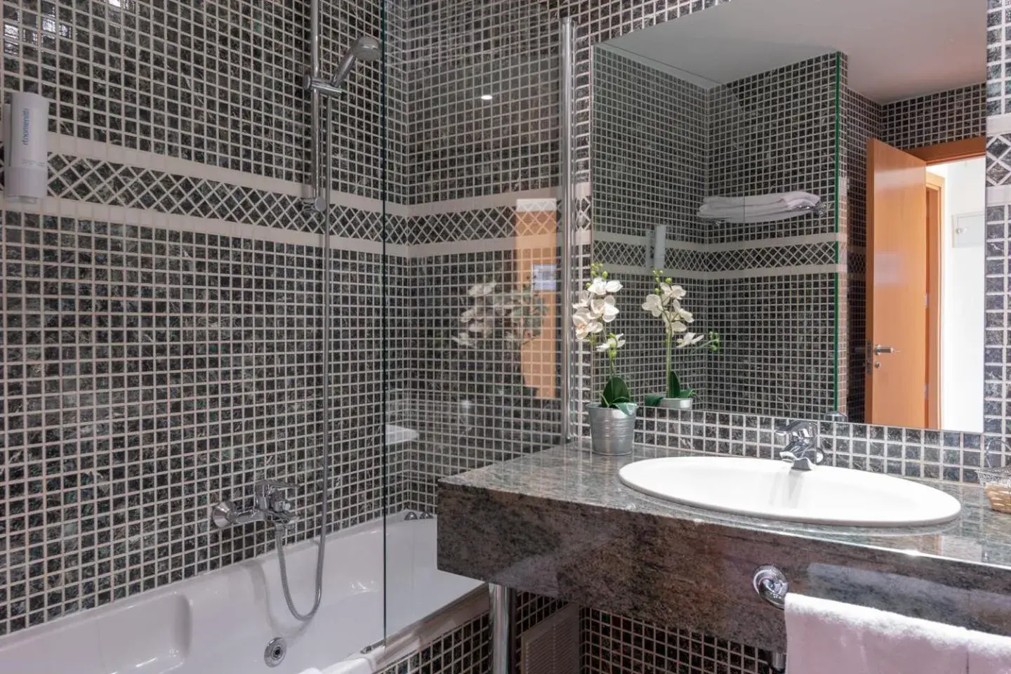 Standard Family Room in Hotel Real Standard Family Room in Hotel Real