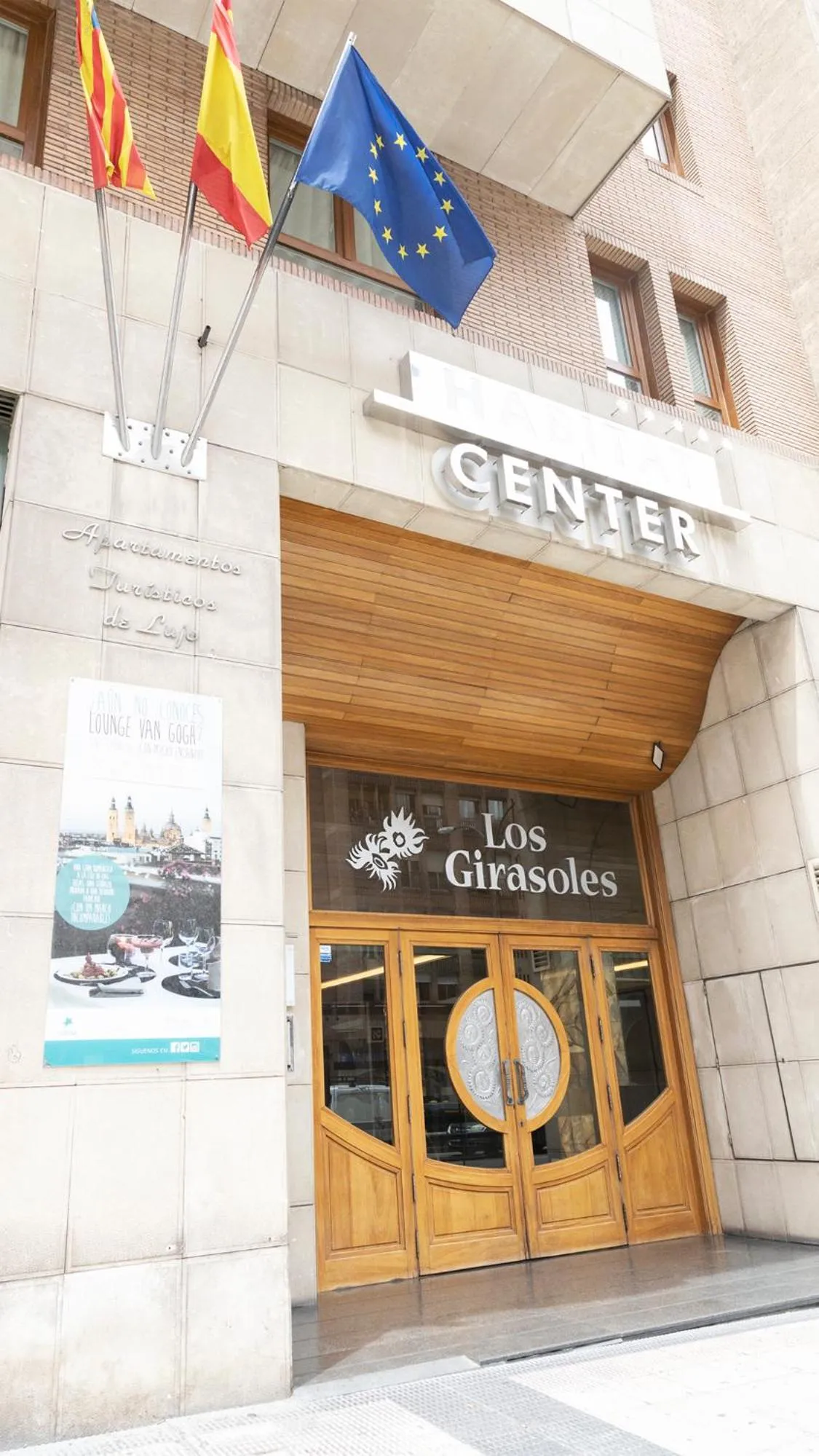 Facade/entrance in Aparthotel Los Girasoles