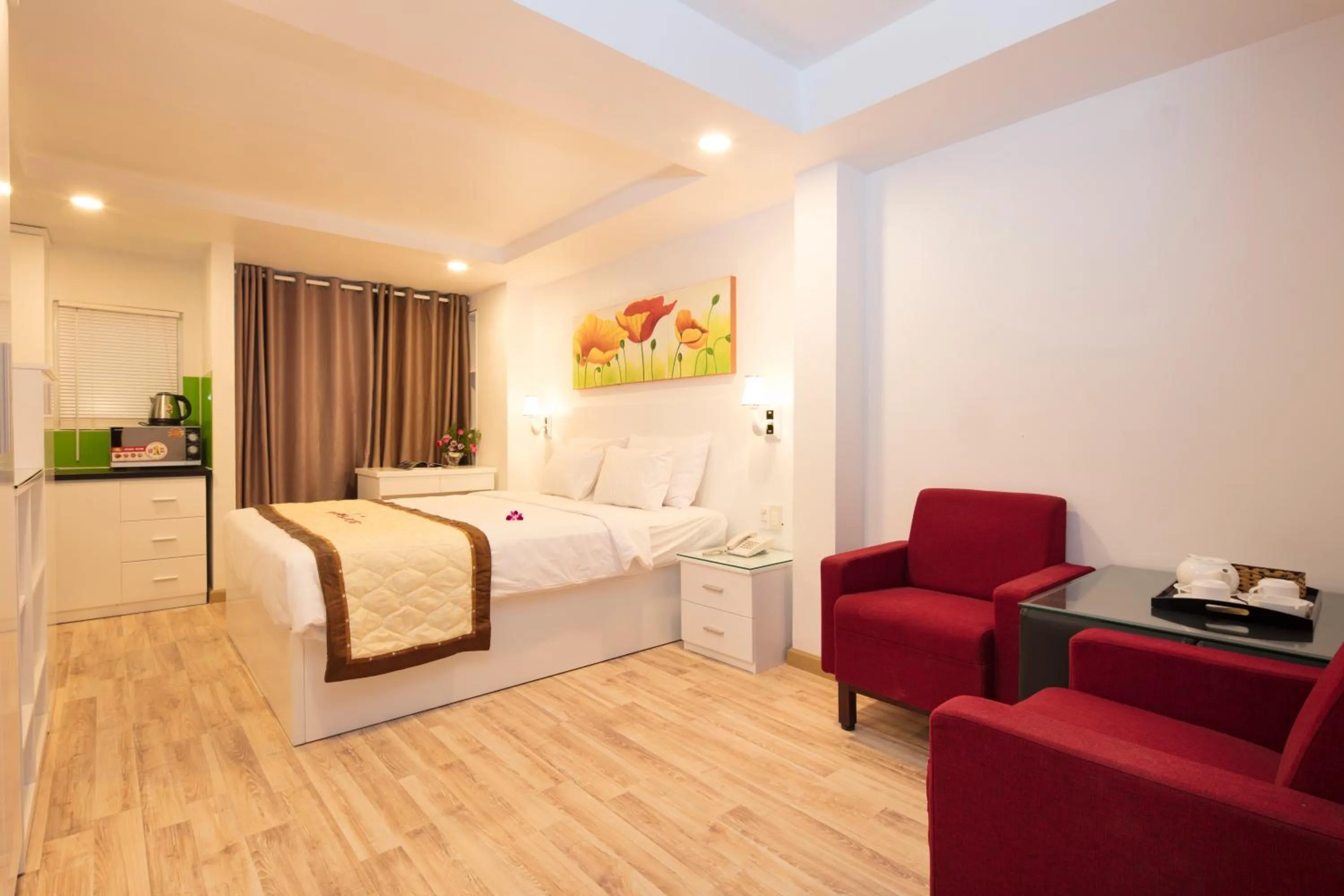 Bedroom, Bed in Vien Dong Hotel 3