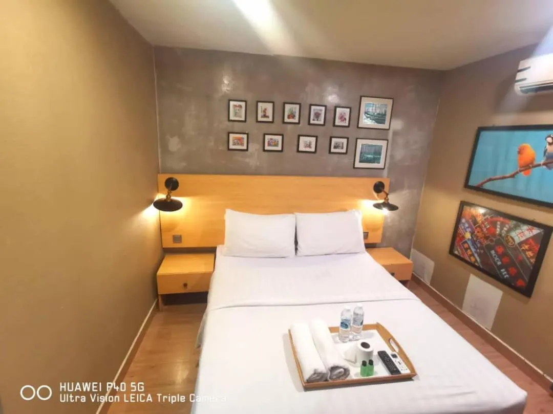 Bedroom, Bed in Raintree Boutique Hotel