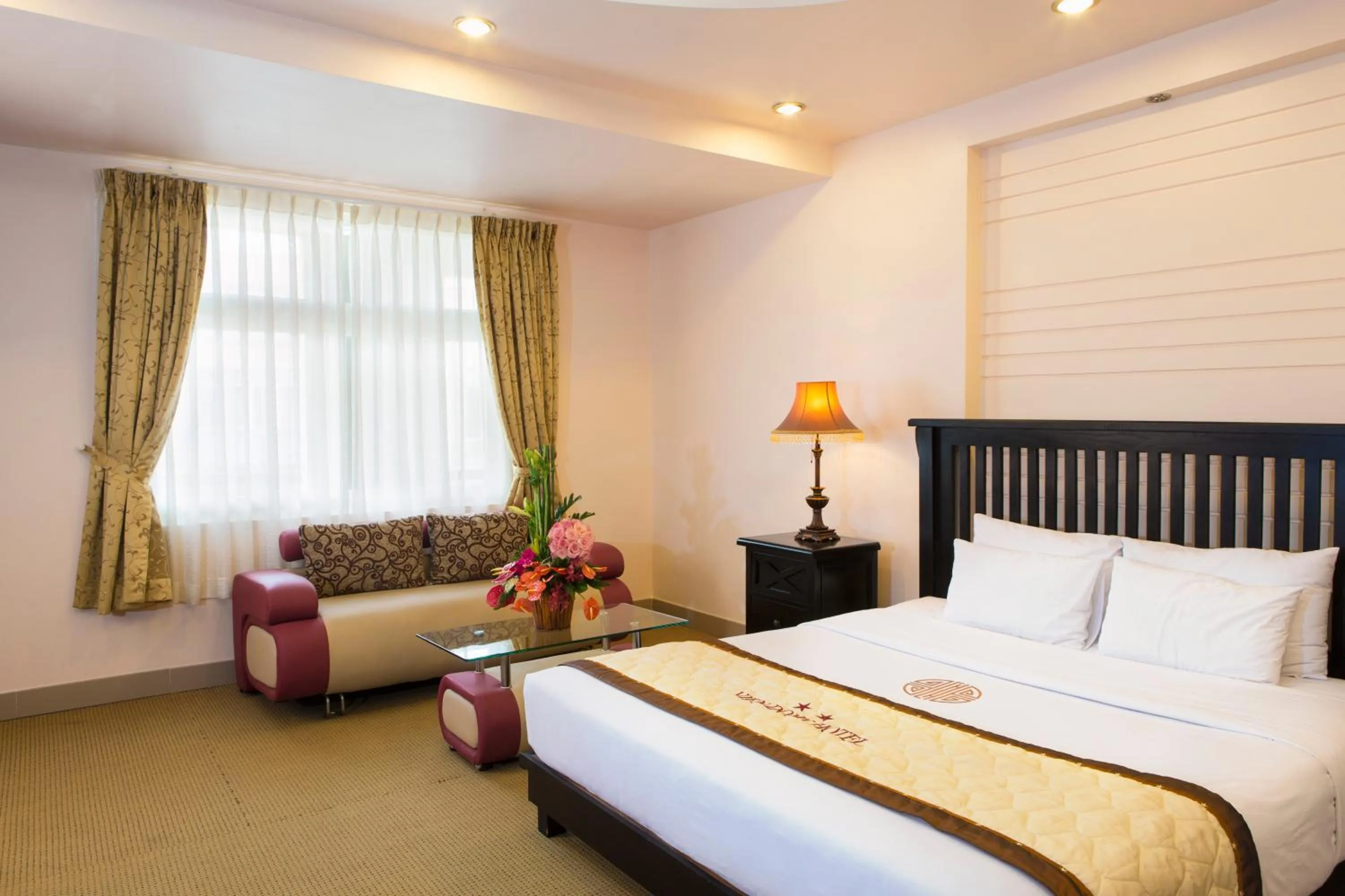 Bed in Vien Dong Hotel 2