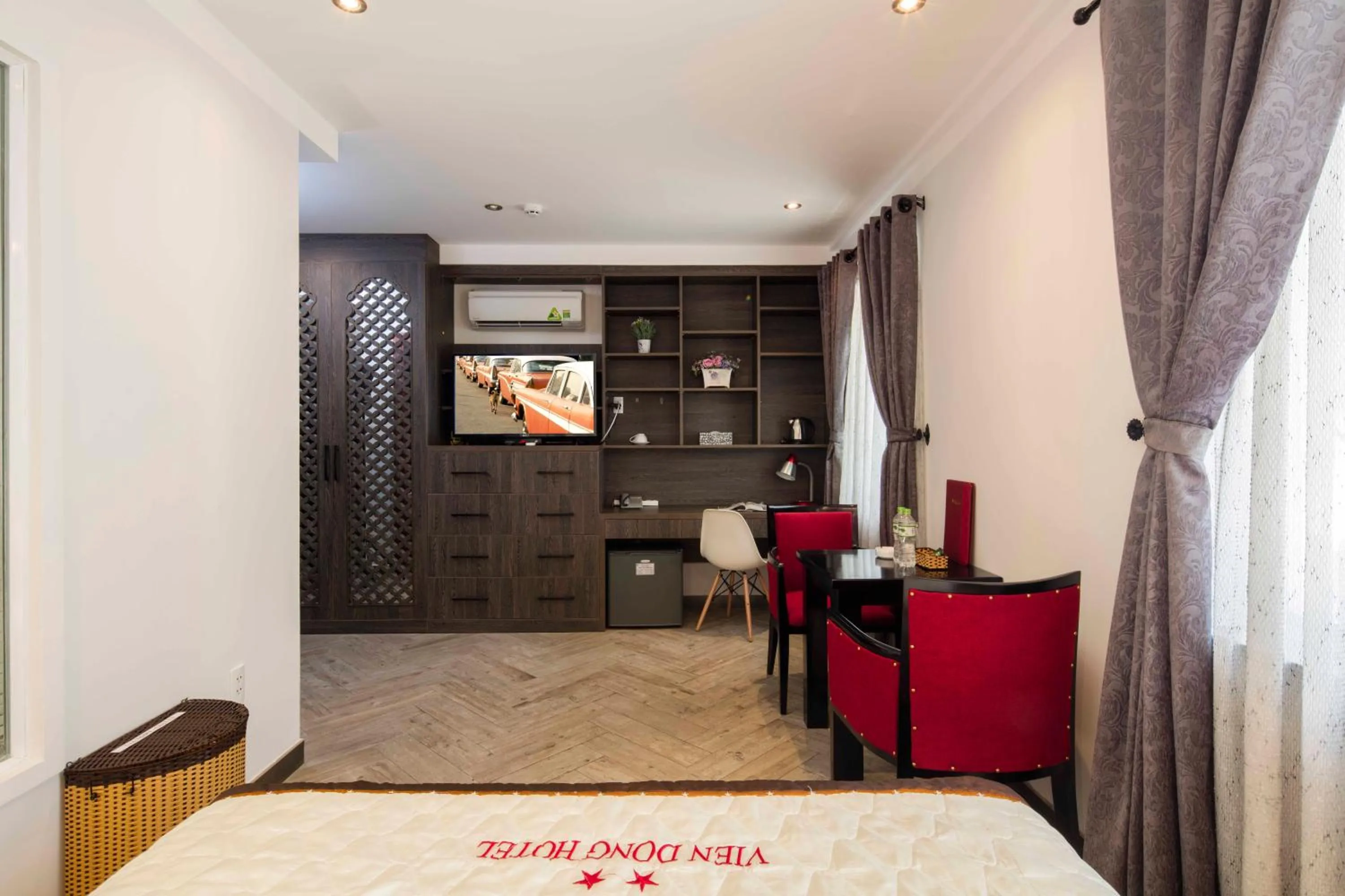 TV and multimedia, Bed in Vien Dong Hotel 2