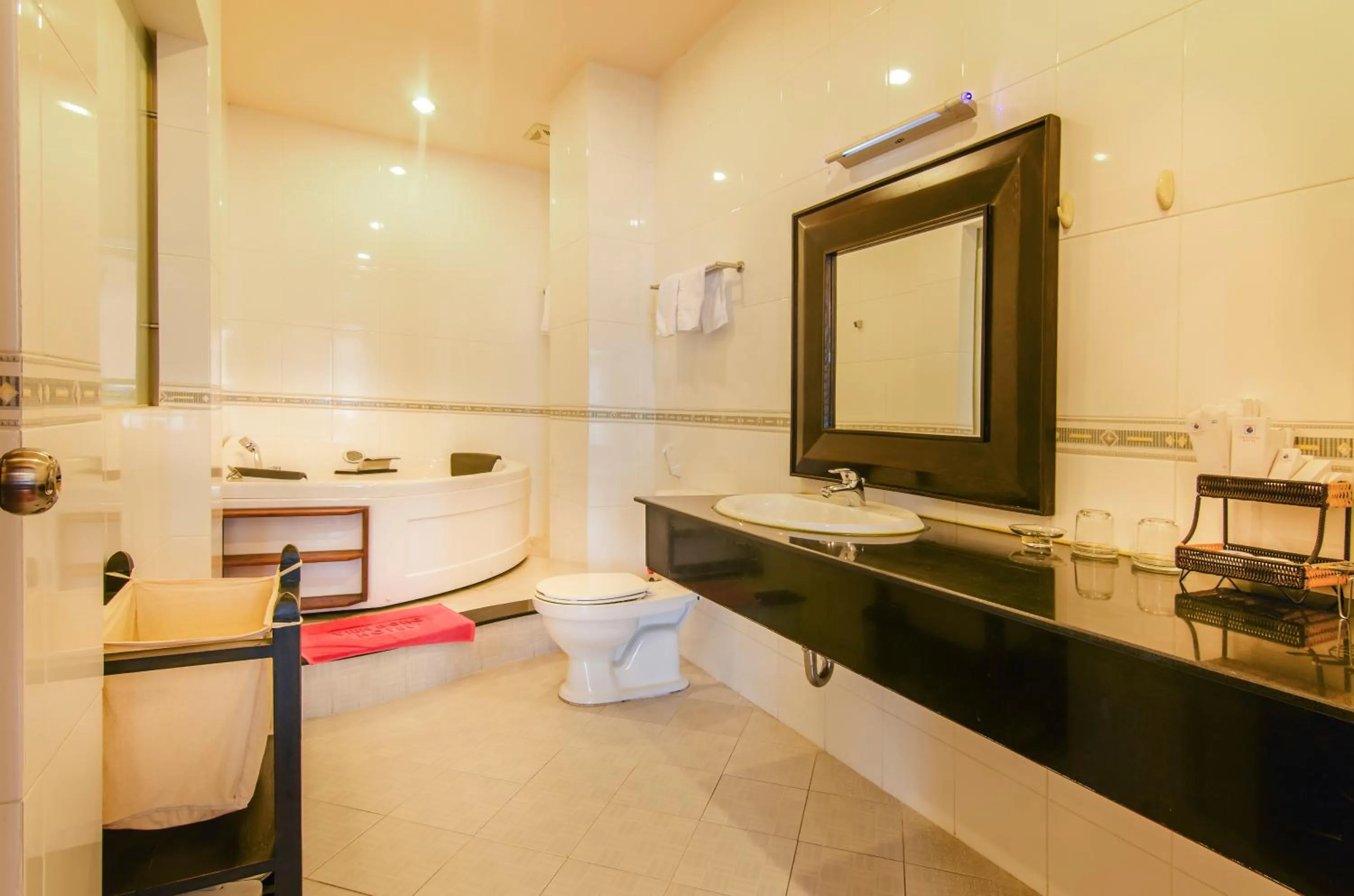 Bathroom in Vien Dong Hotel 2