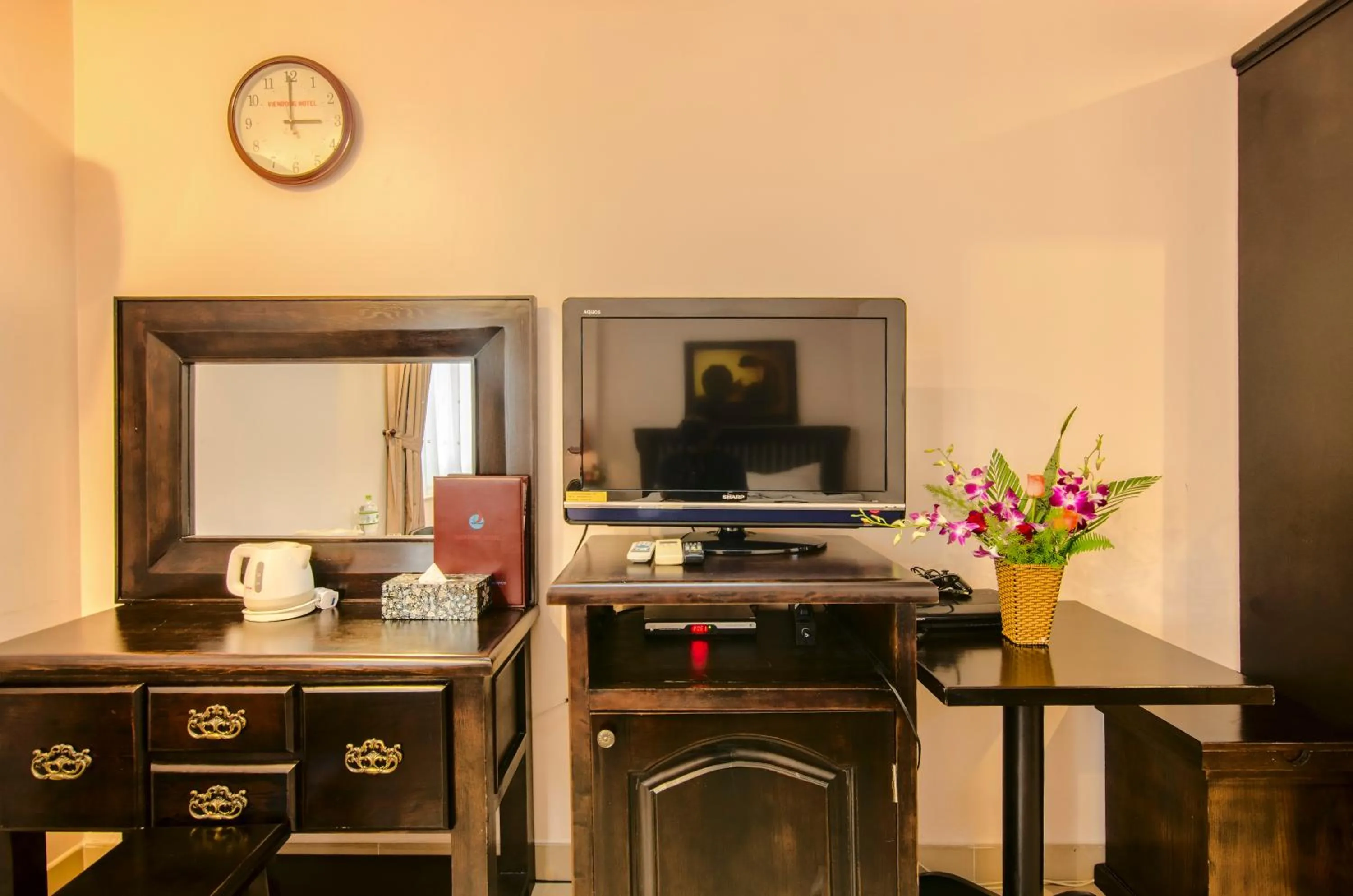 TV and multimedia in Vien Dong Hotel 2