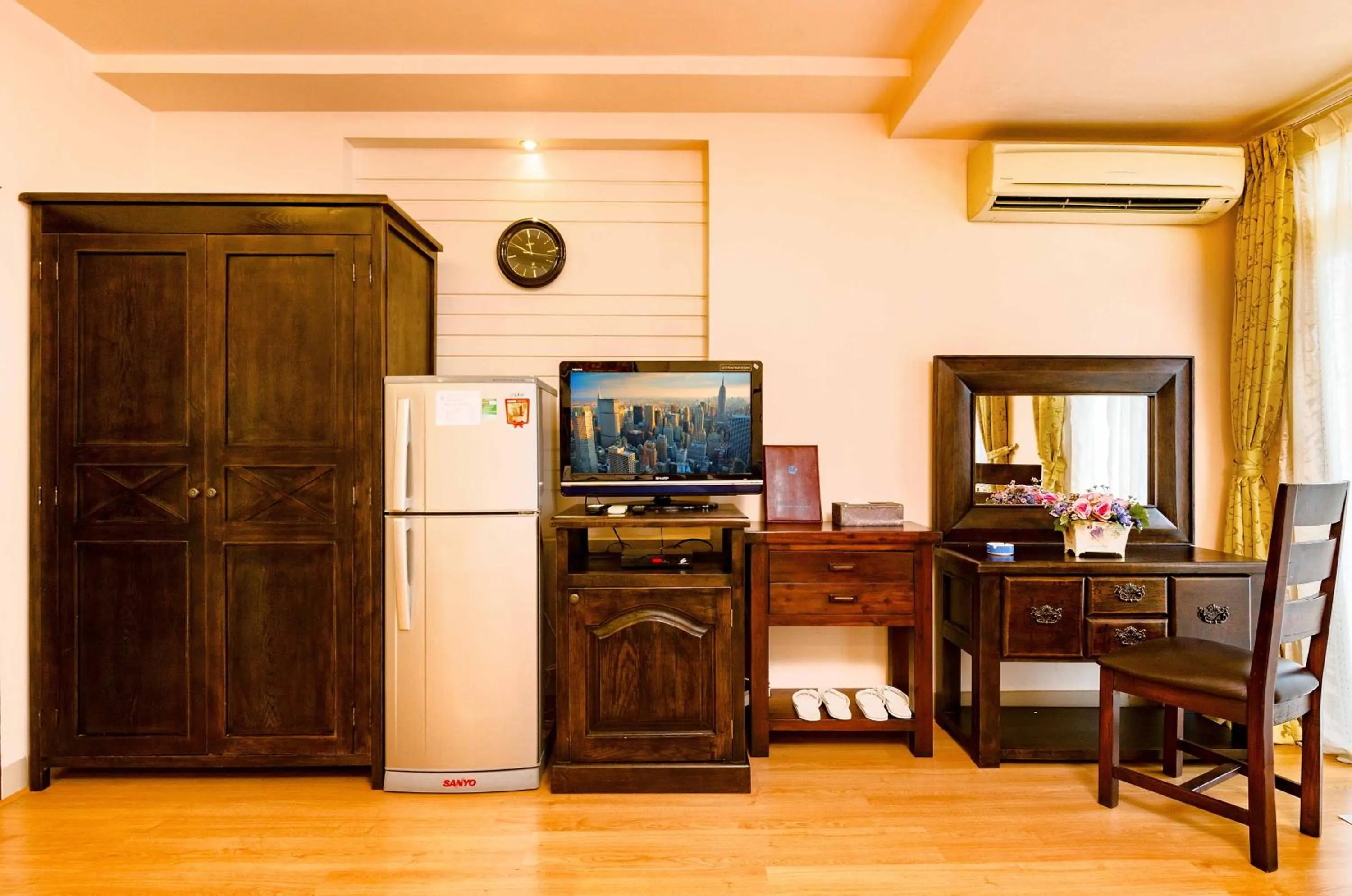 TV and multimedia in Vien Dong Hotel 2