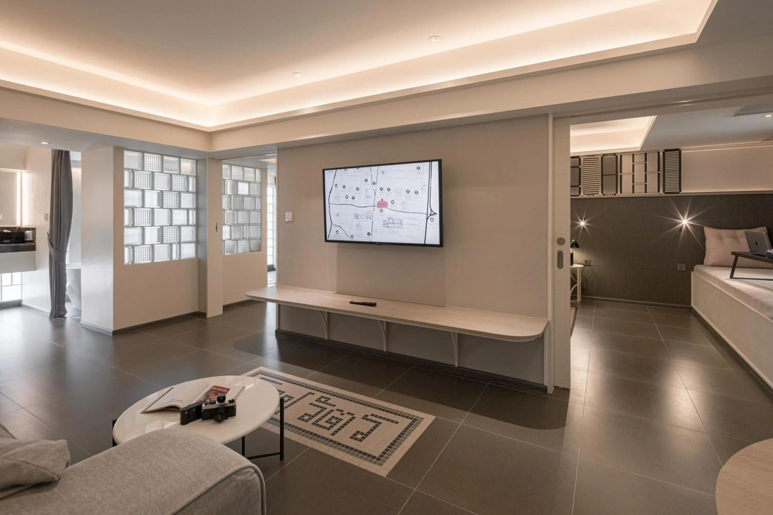 Living room, Bed in YANH Ratchawat Hotel