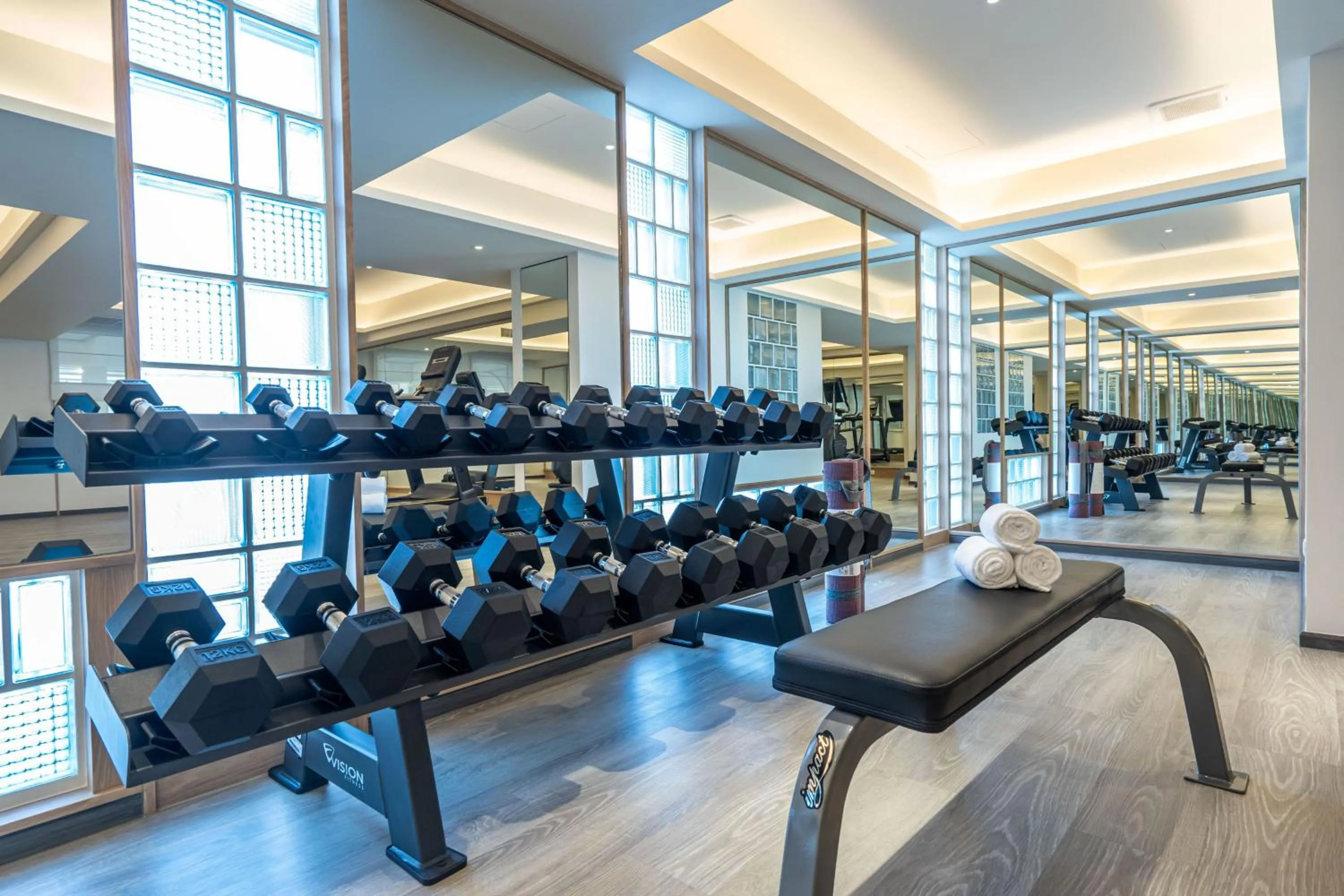 Fitness centre/facilities in YANH Ratchawat Hotel