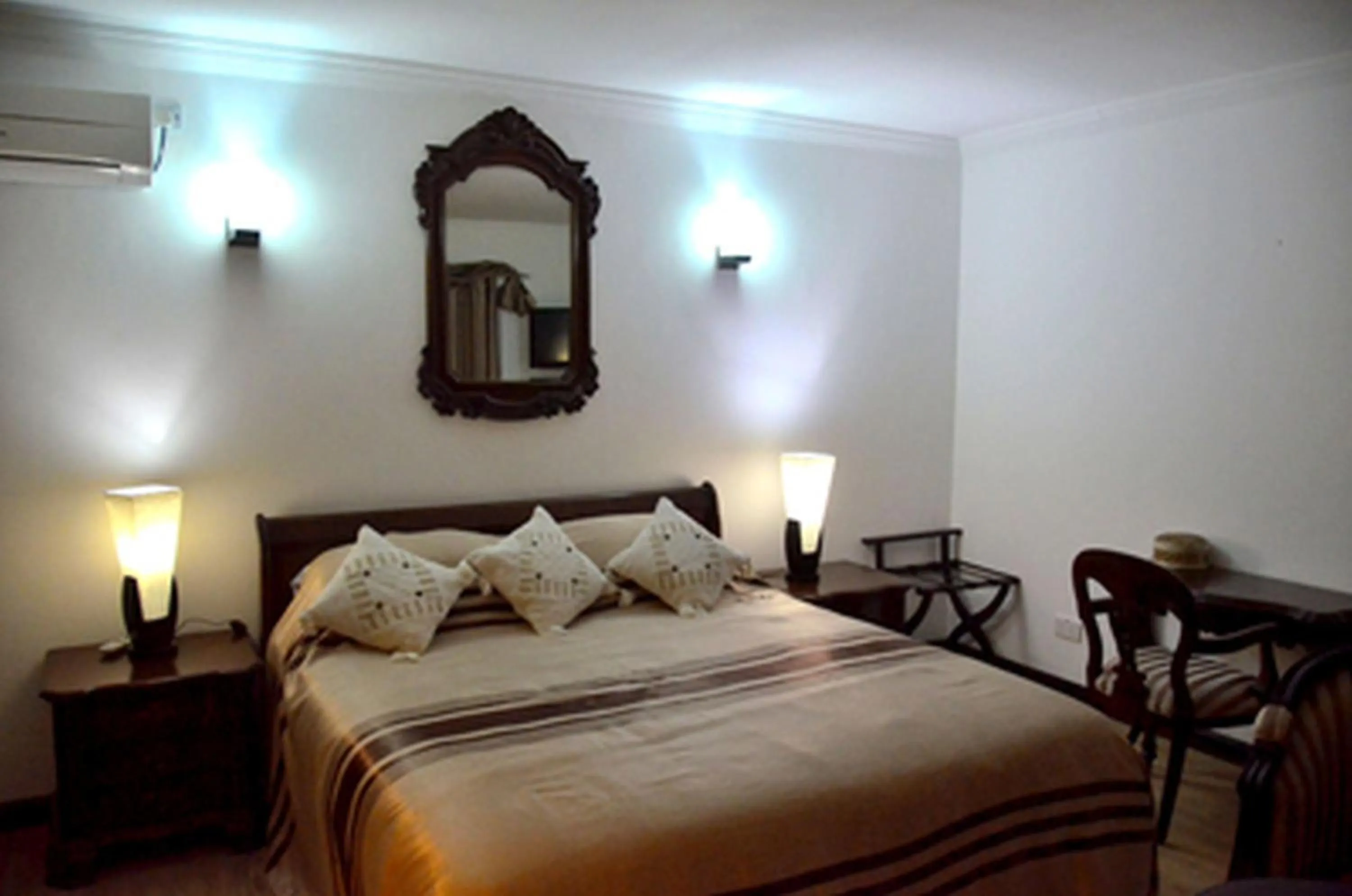 Bed in Treasure Cove Hotel & Restaurant