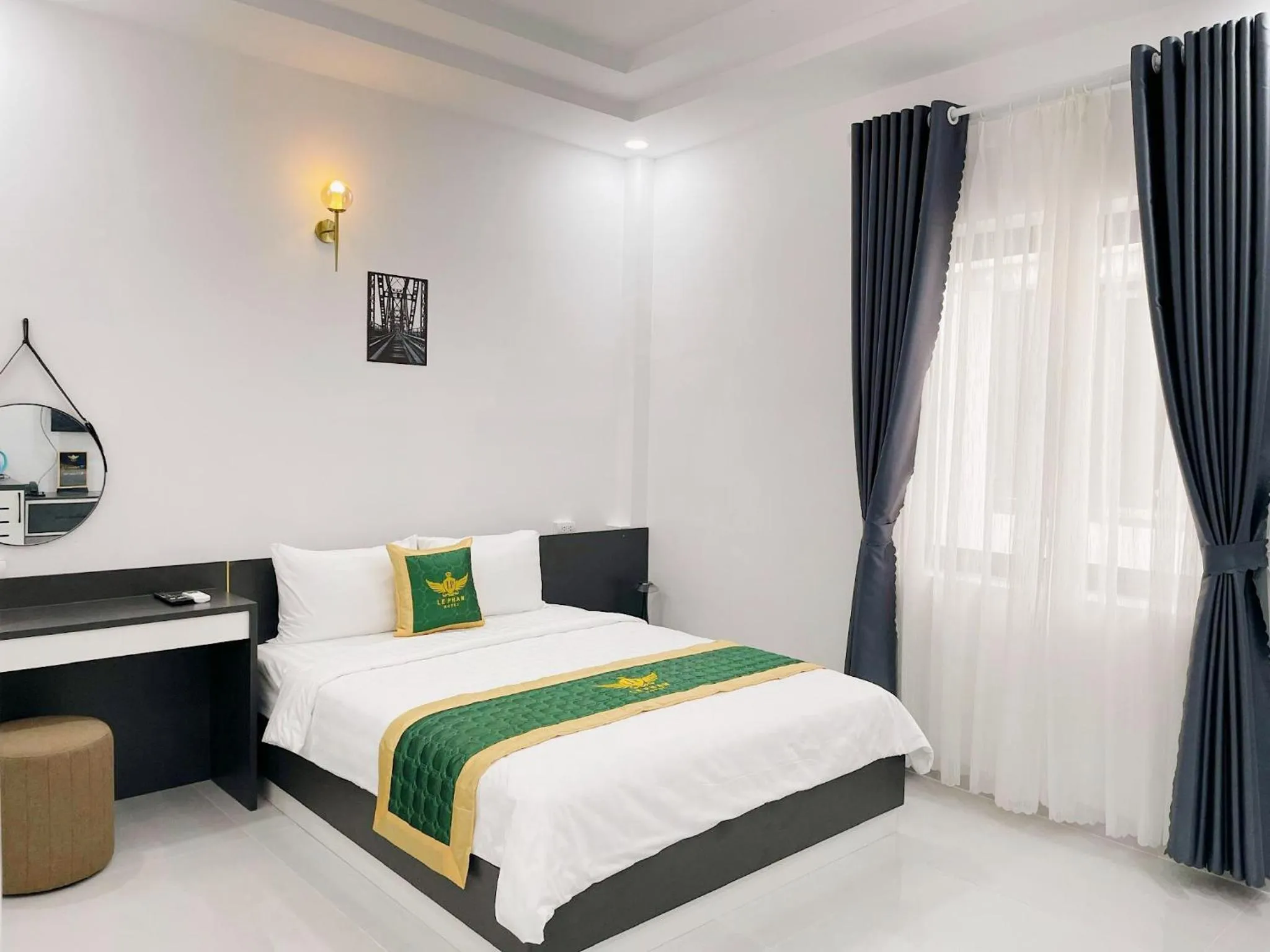 Bedroom, Bed in Le Phan Hotel