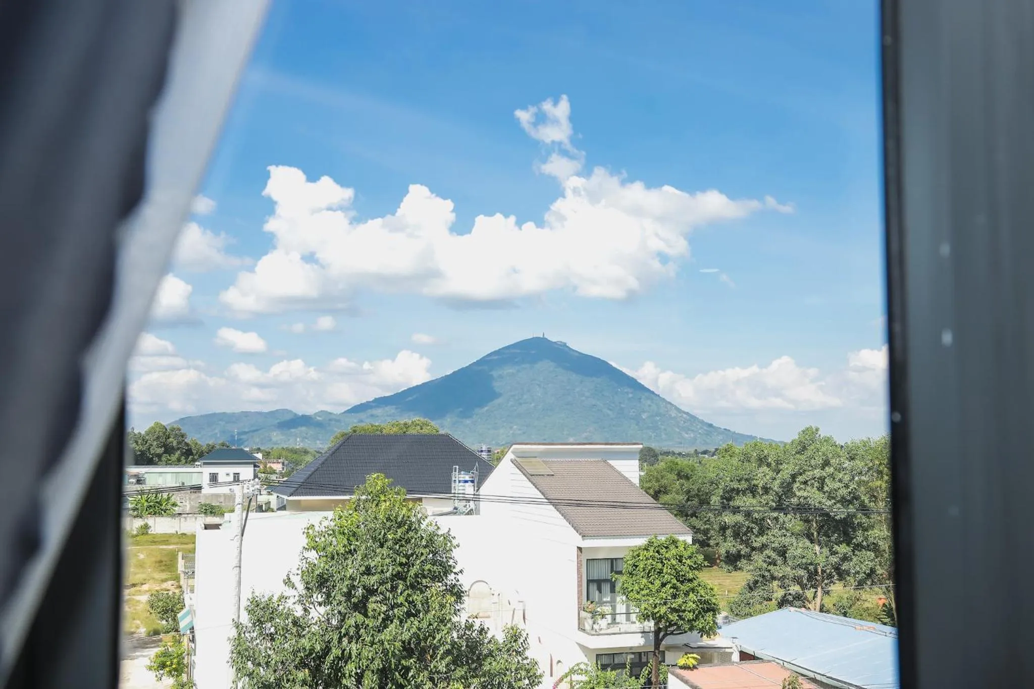 Mountain view in Le Phan Hotel