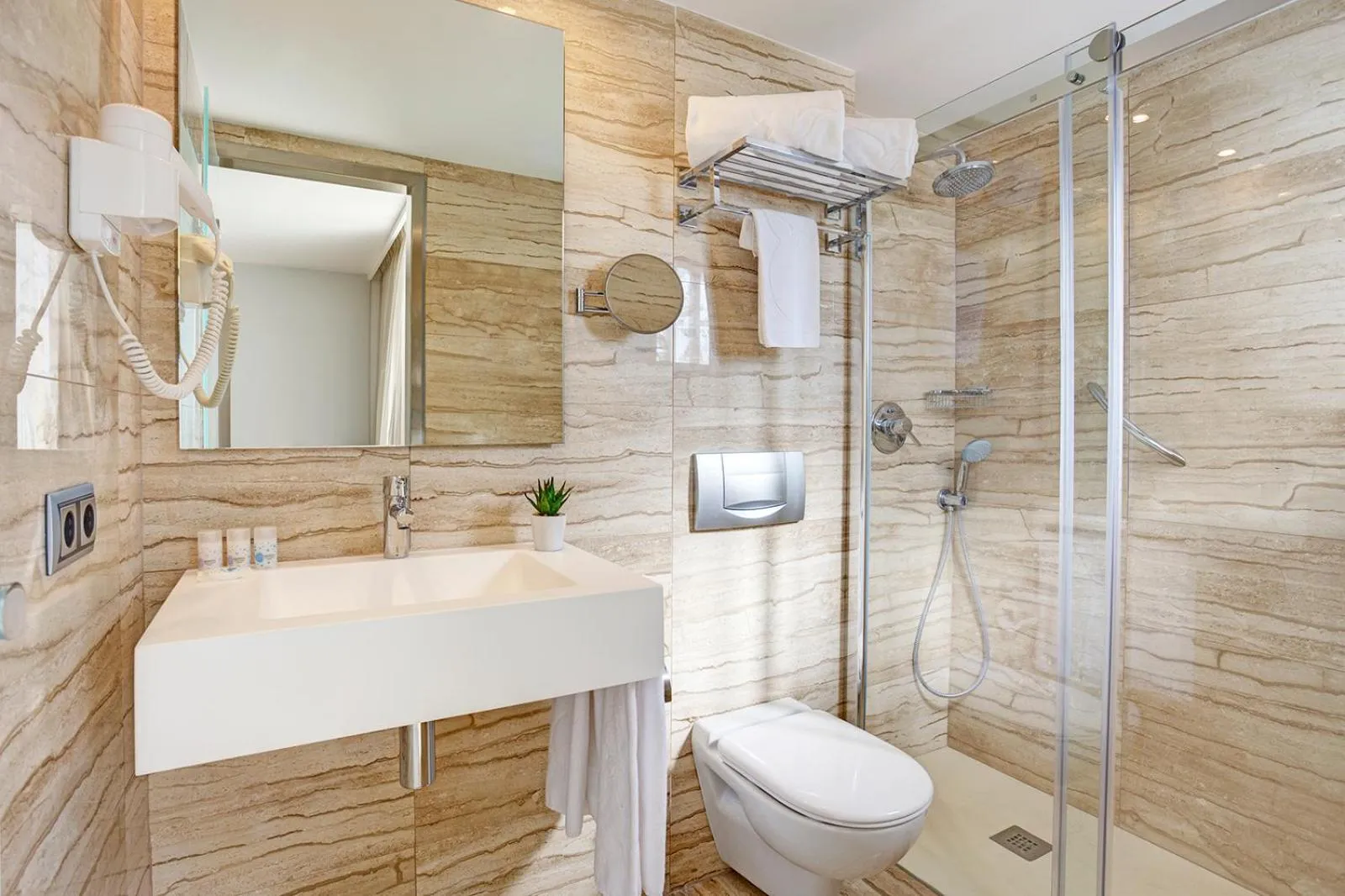 Bathroom in Grupotel Orient