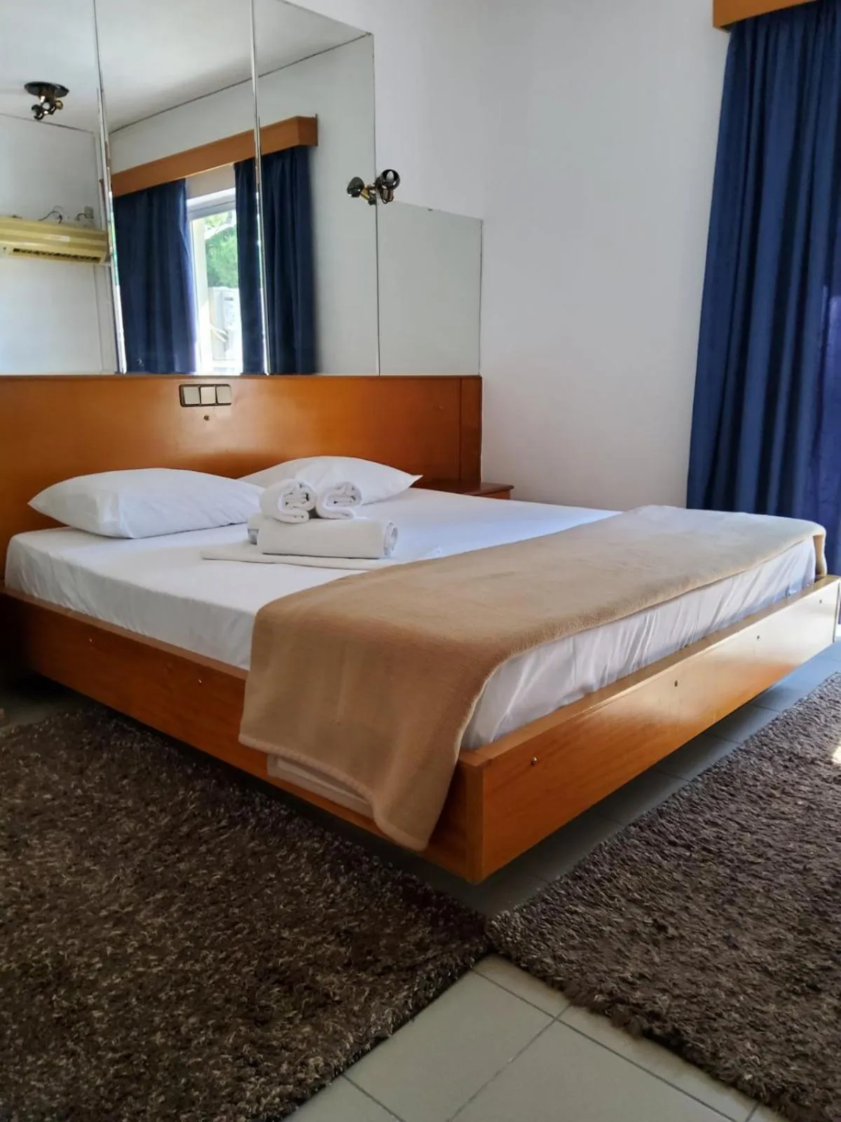 Bedroom, Bed in Tivoli