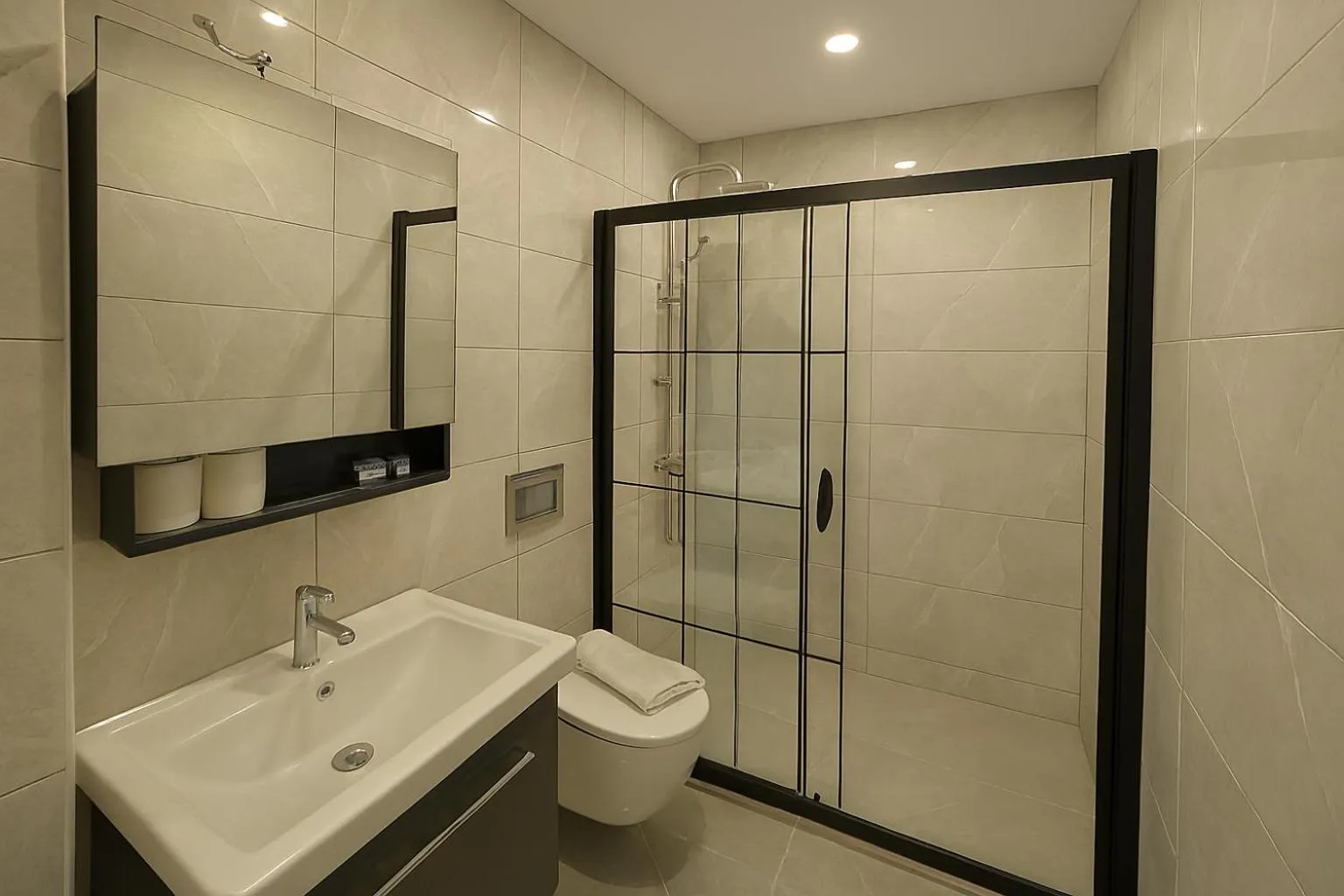 Shower in CALENBERG HOTEL