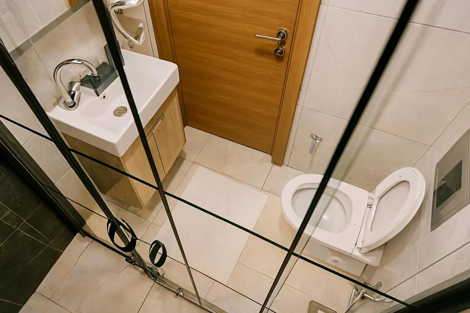 Shower in CALENBERG HOTEL