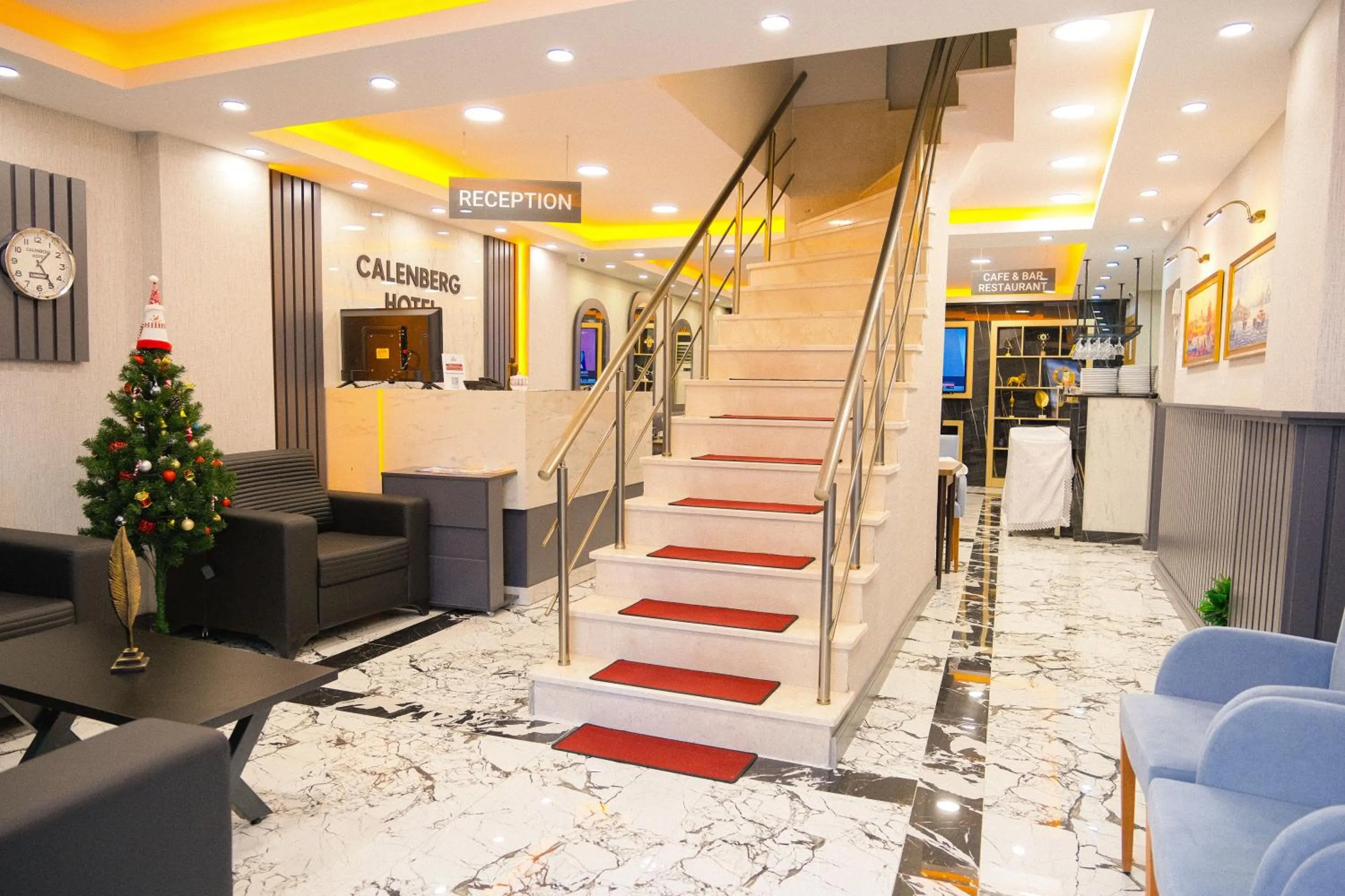 Lobby or reception in CALENBERG HOTEL