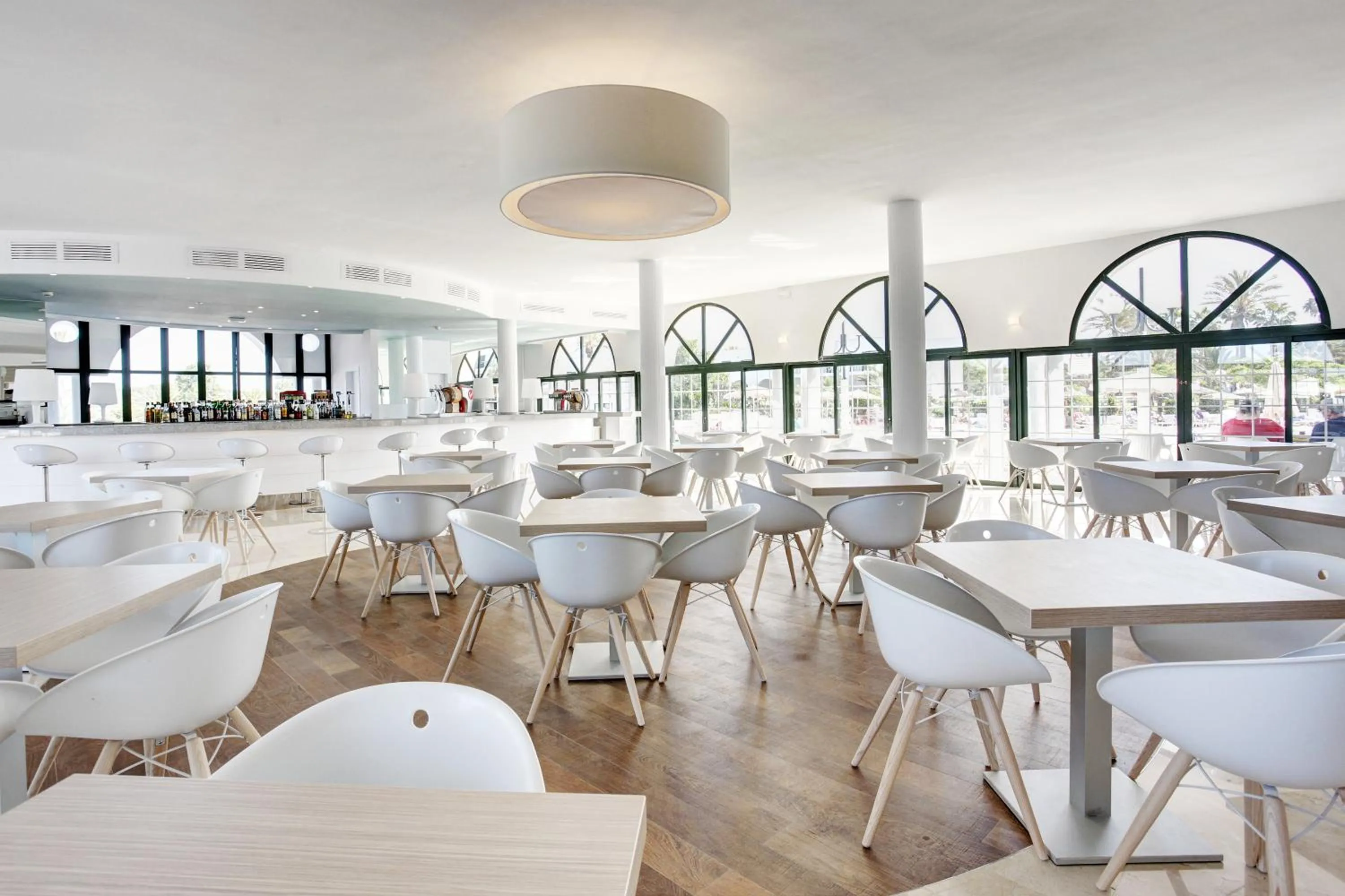 Lounge or bar in Grupotel Mar de Menorca