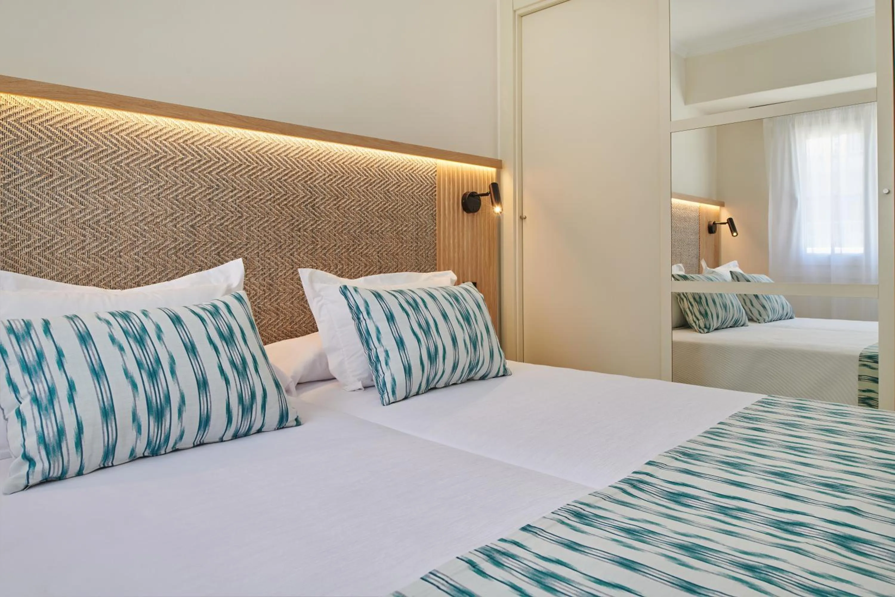 Bedroom, Bed in Grupotel Mar de Menorca