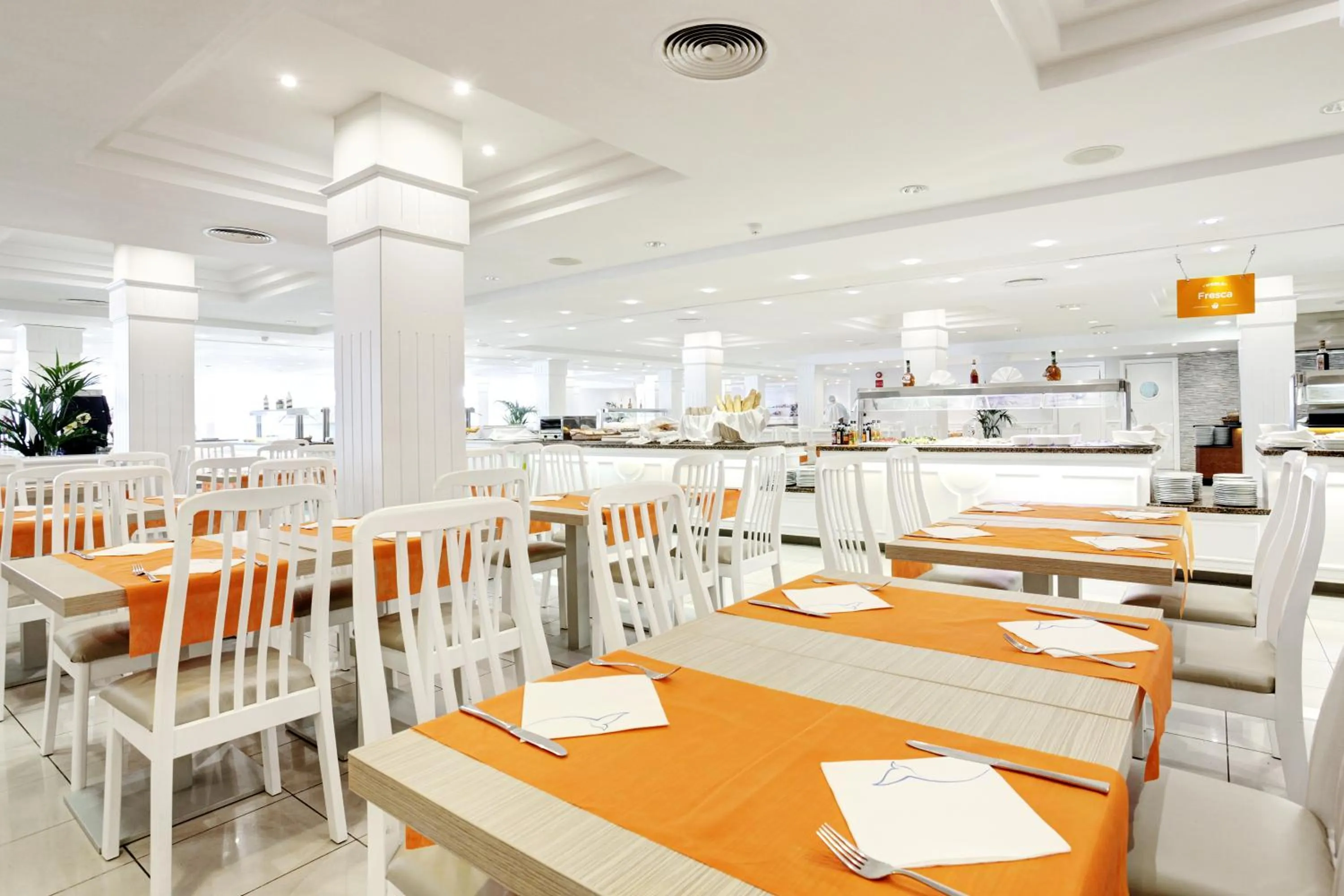 Restaurant/places to eat in Grupotel Mar de Menorca
