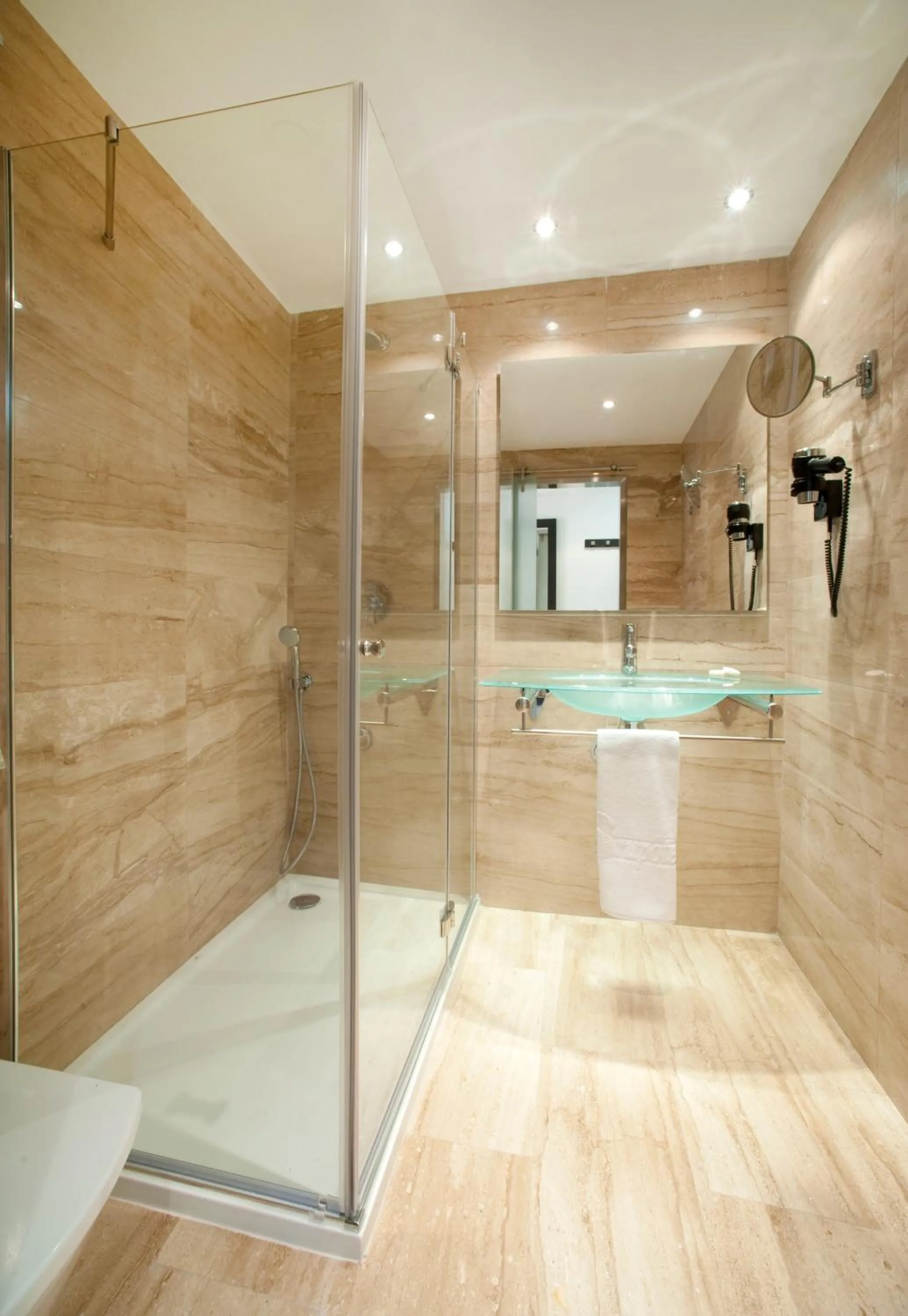 Bathroom in Grupotel Taurus Park