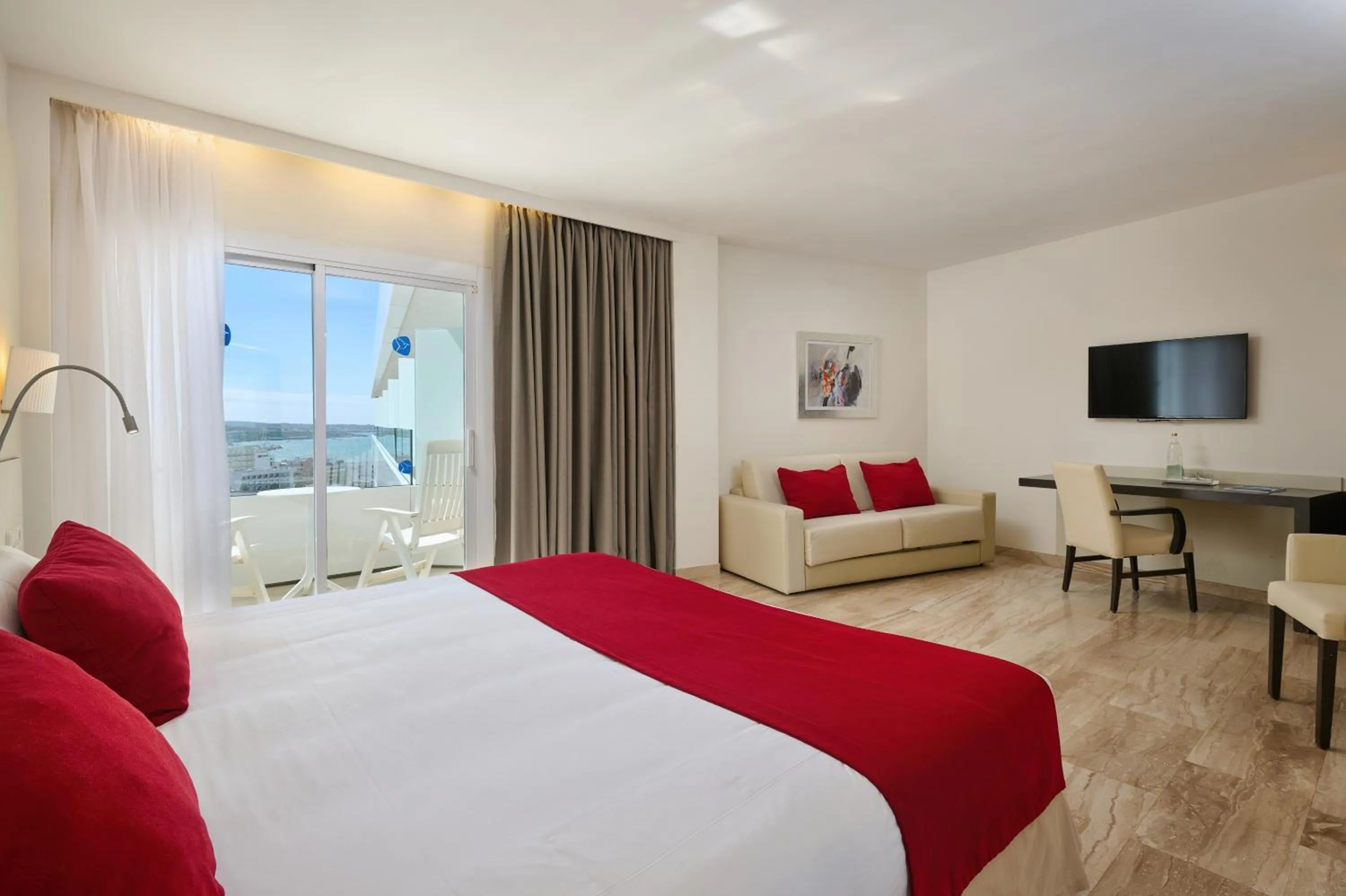 Bedroom, Bed in Grupotel Taurus Park