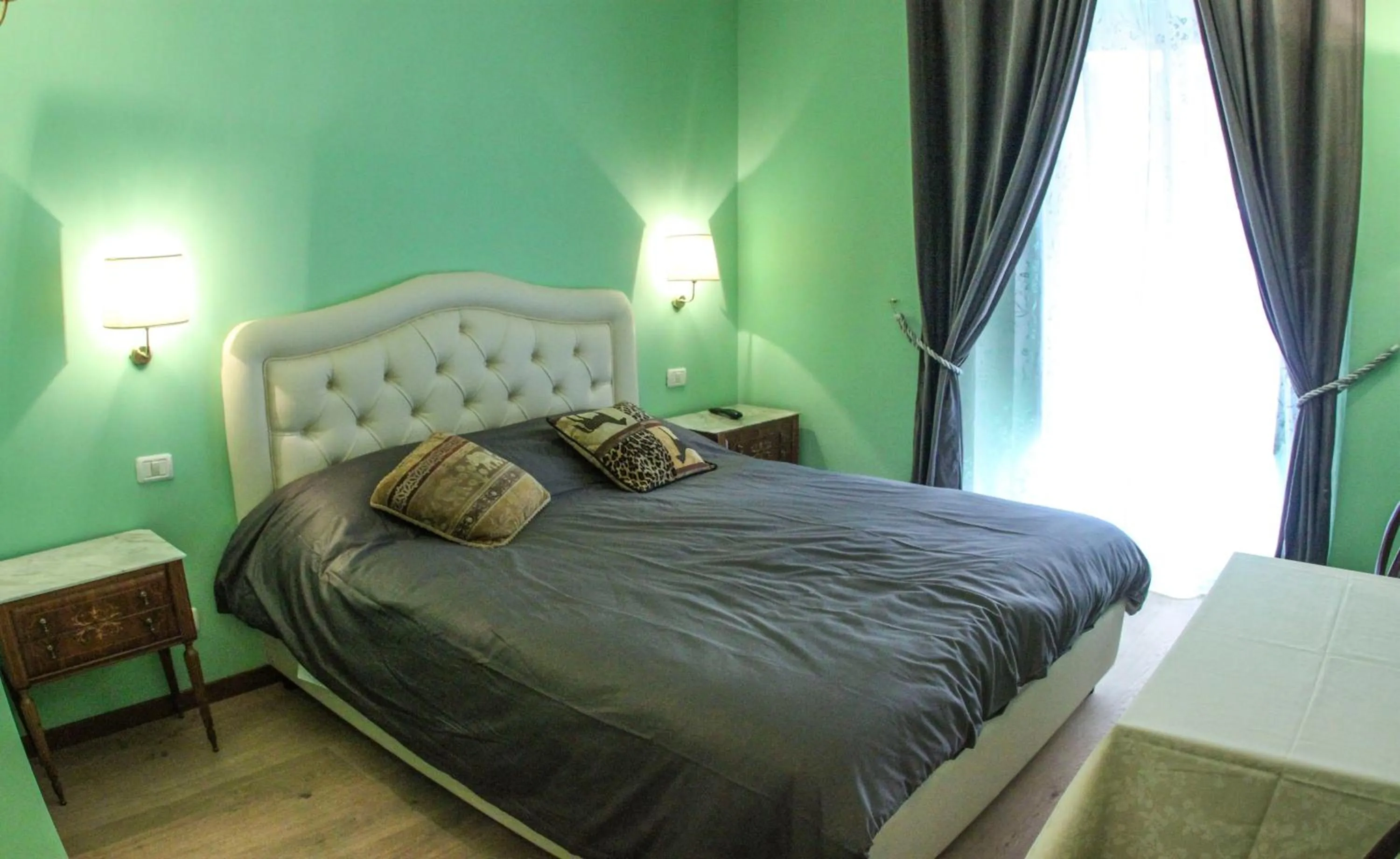 Photo of the whole room, Bed in La Reggia dei Principi